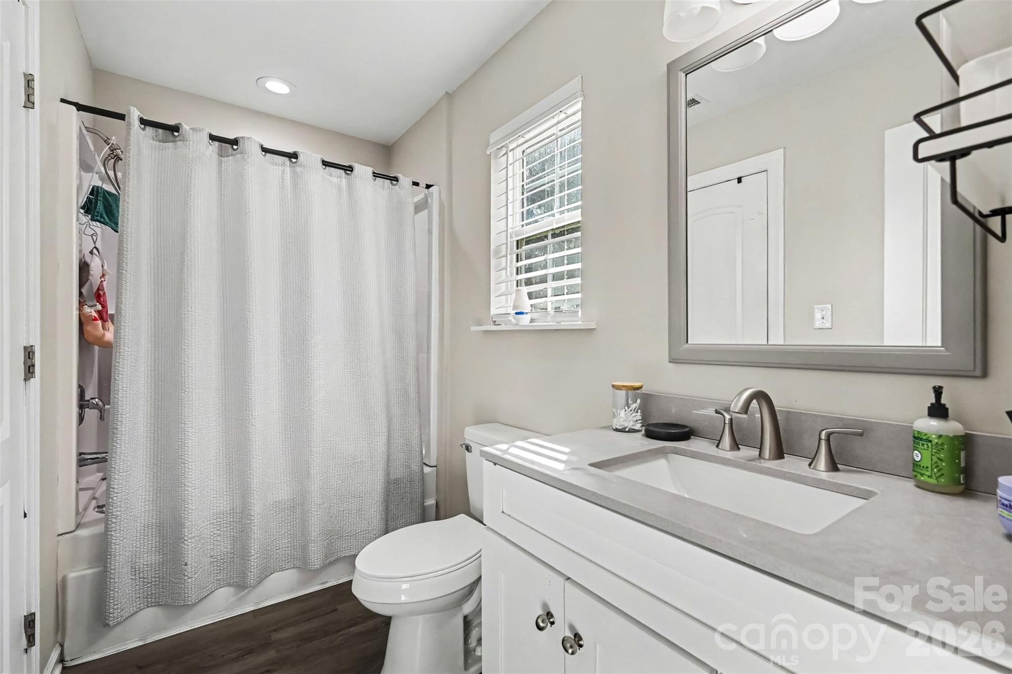 633 Ashford Street Property Photo 12