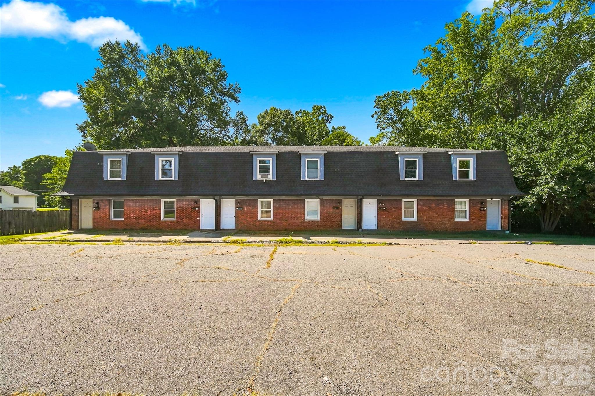 402 S Ashe Avenue Property Photo 4