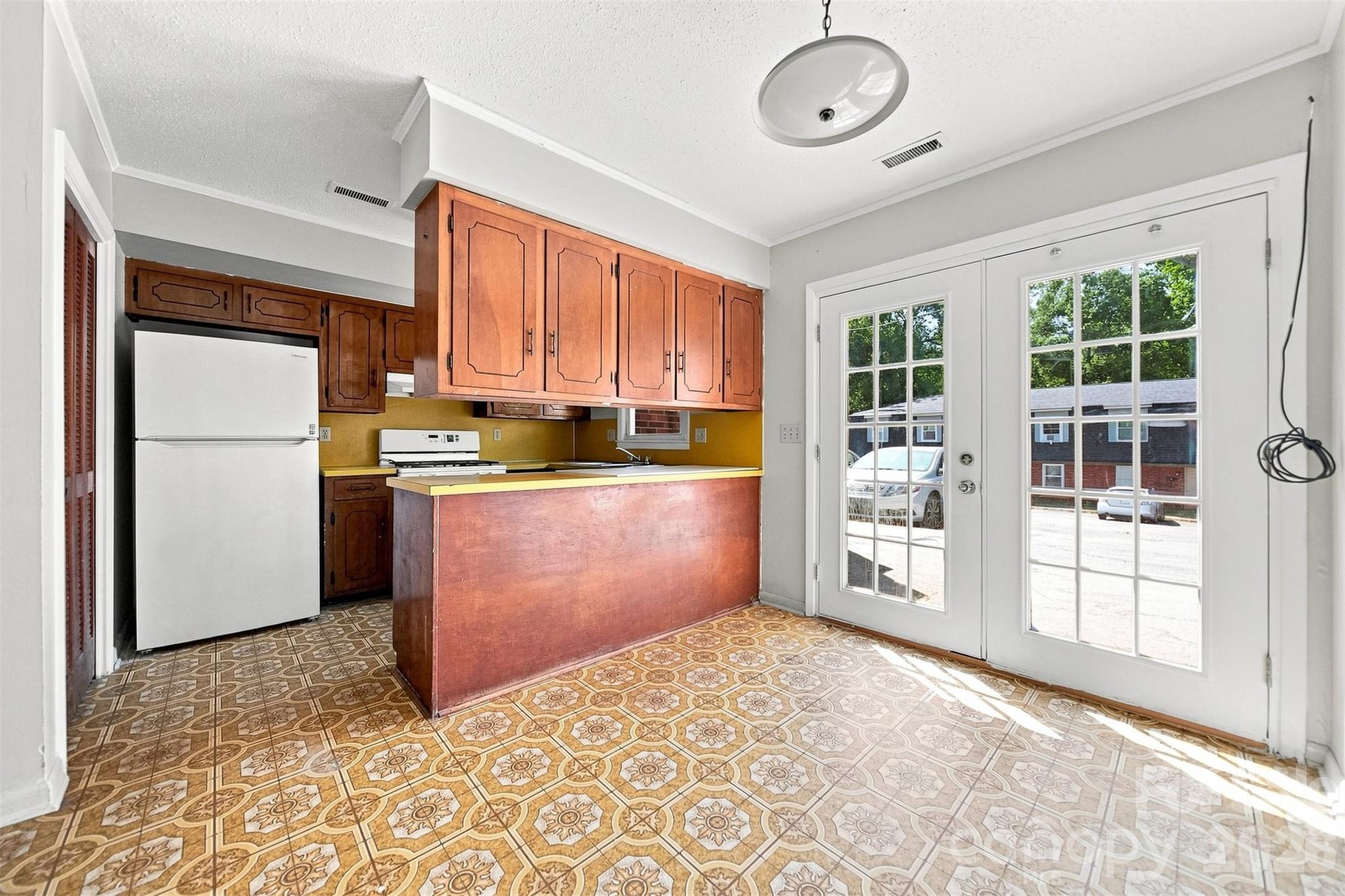 402 S Ashe Avenue Property Photo 18
