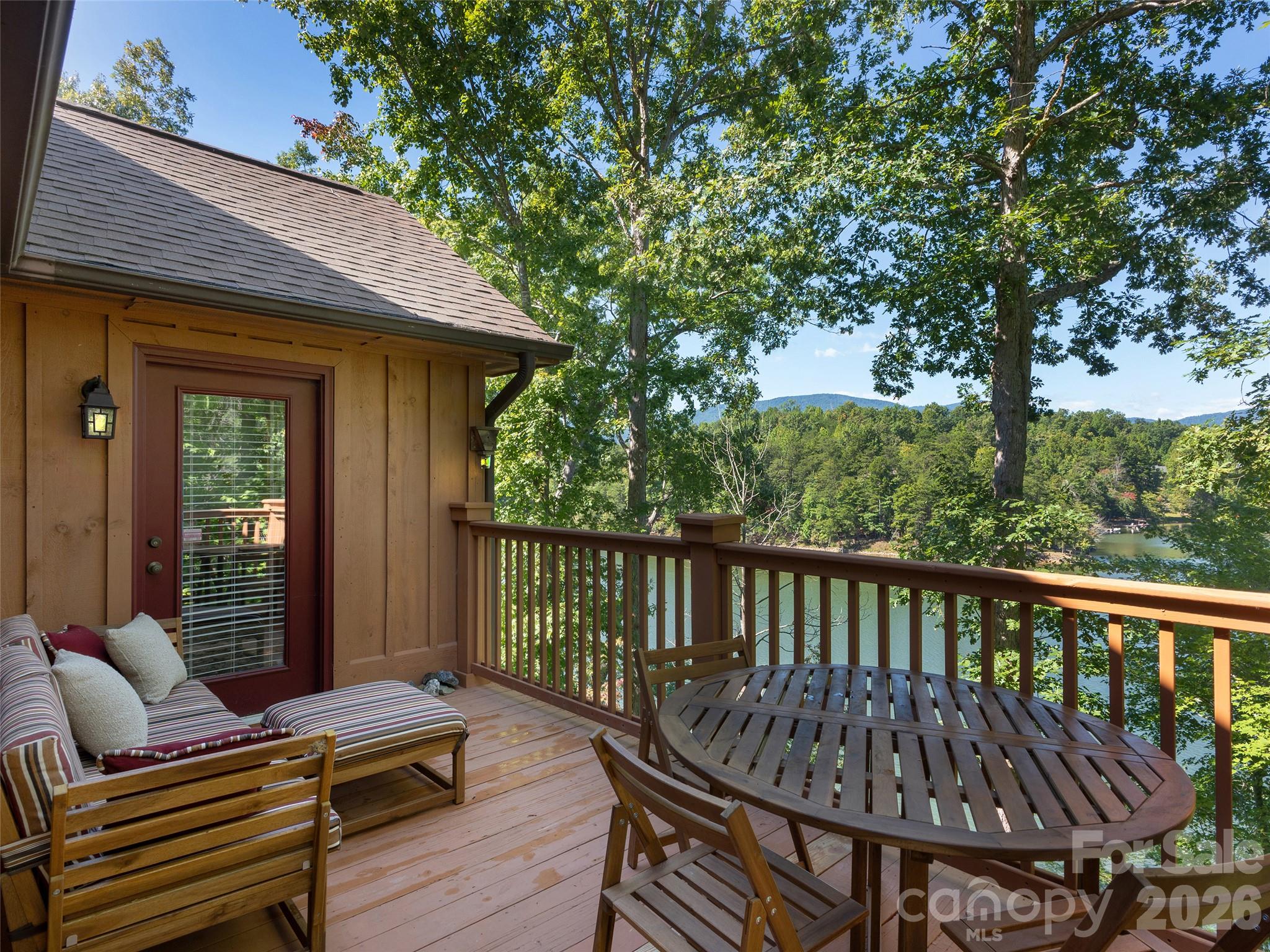 5 Chalet Court Property Photo 4