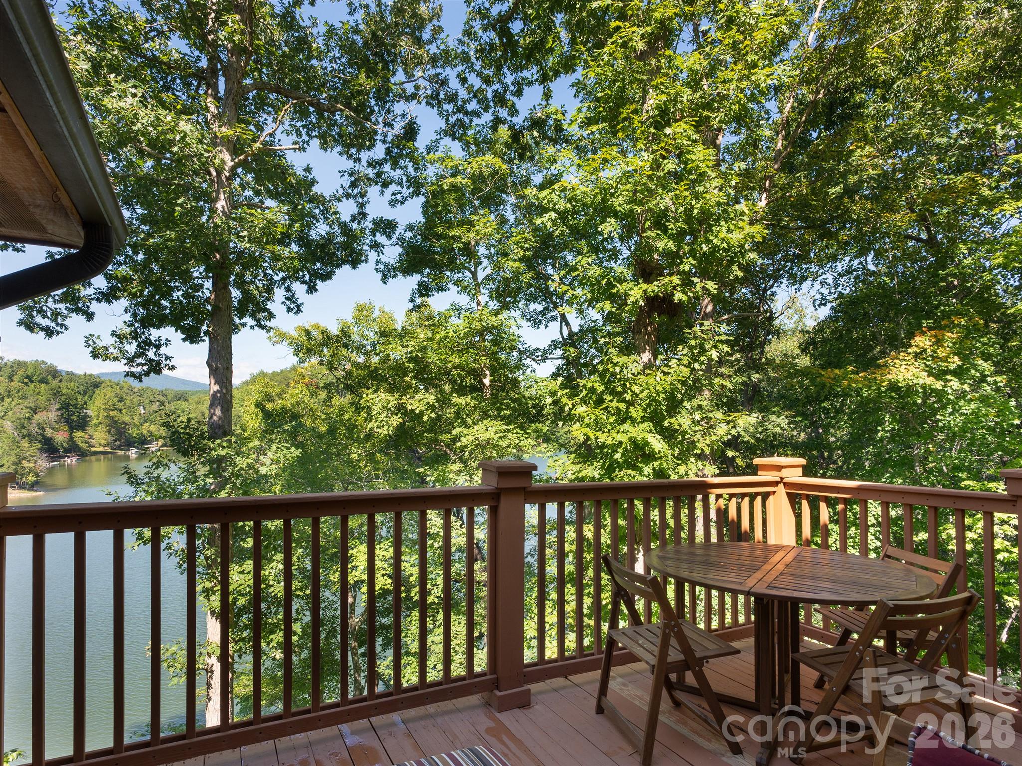 5 Chalet Court Property Photo 5