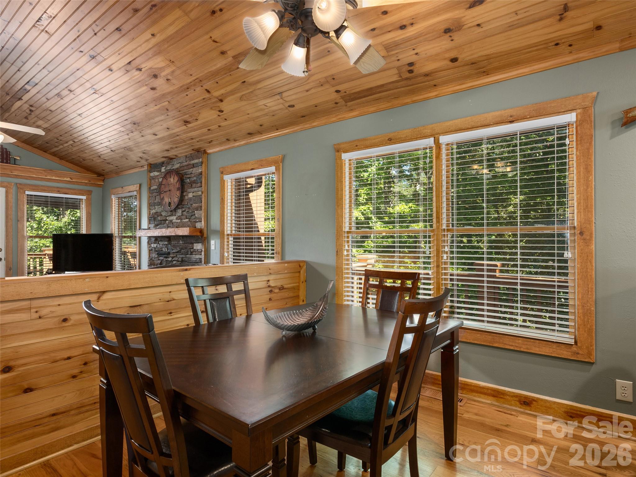 5 Chalet Court Property Photo 7