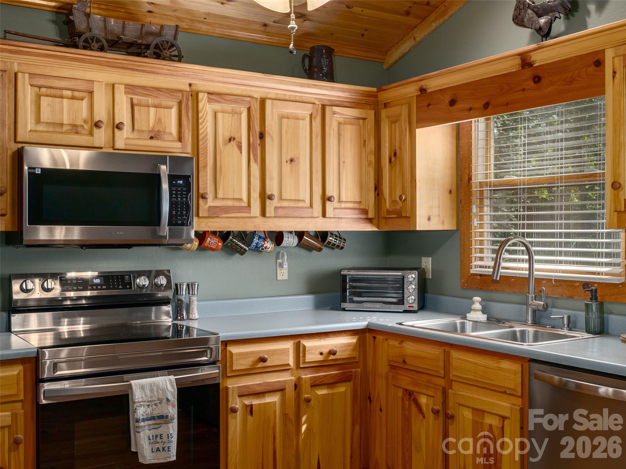 5 Chalet Court Property Photo 10