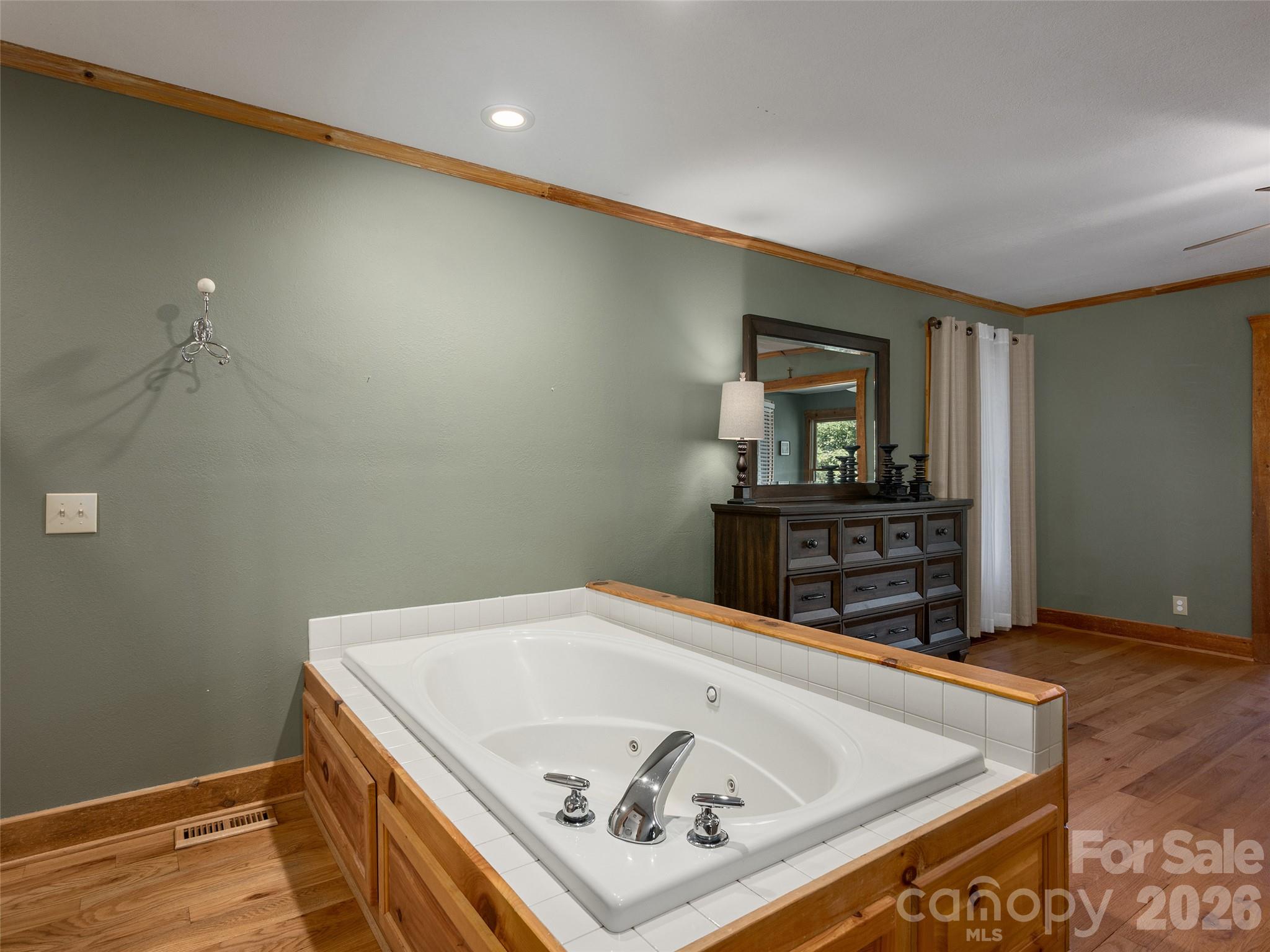 5 Chalet Court Property Photo 18