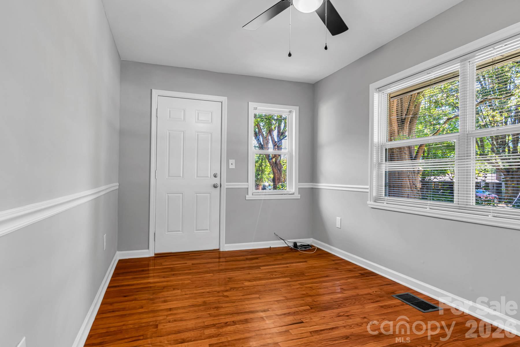 402 E Horah Street Property Photo 8