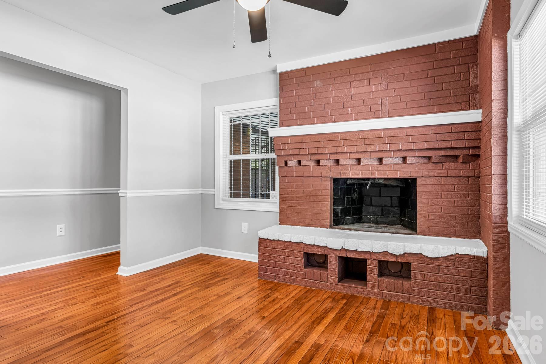 402 E Horah Street Property Photo 12