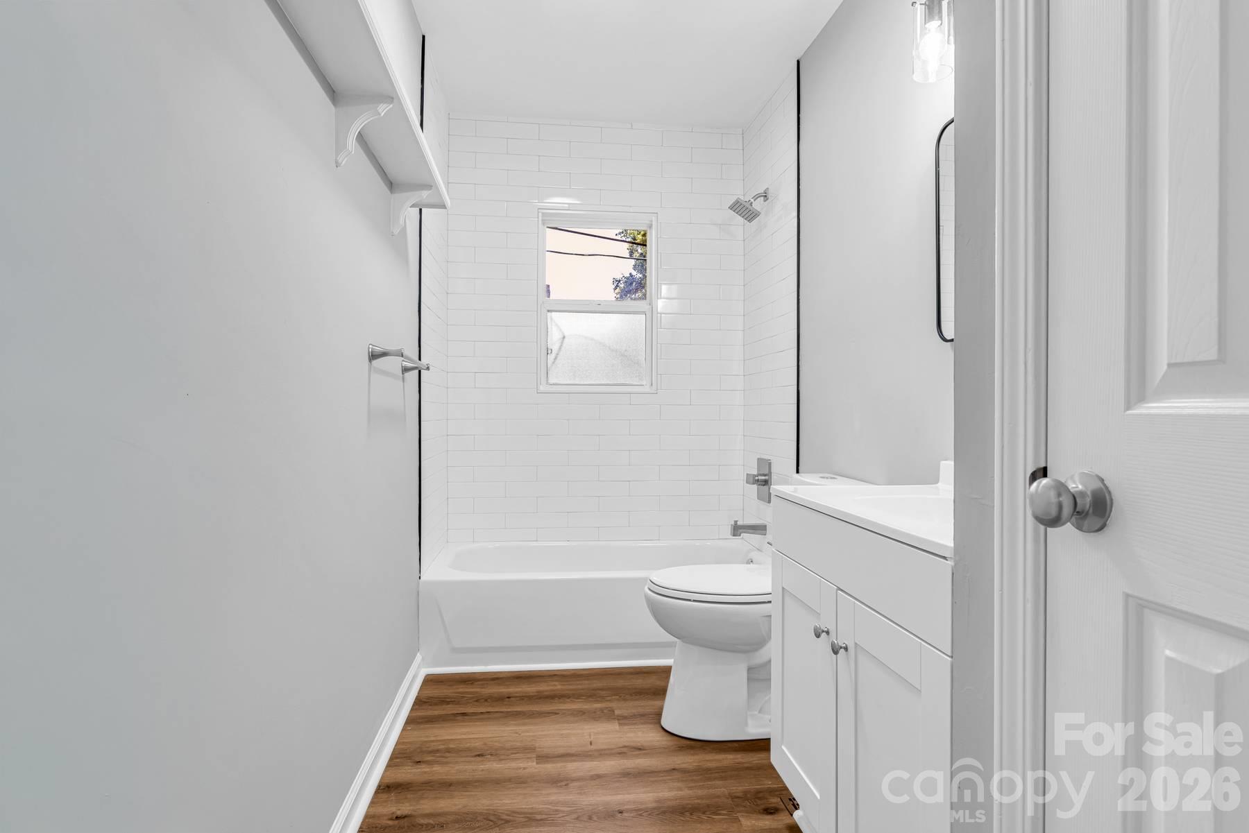 402 E Horah Street Property Photo 16