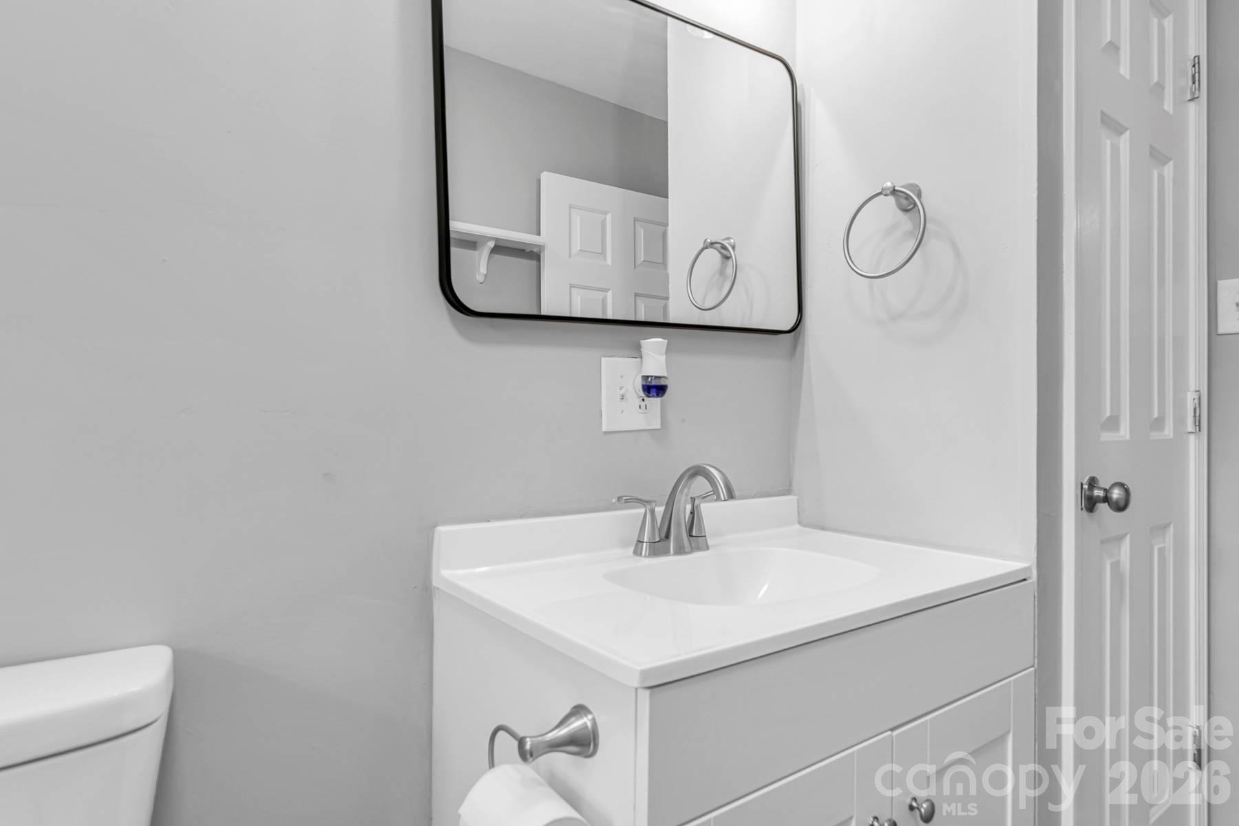 402 E Horah Street Property Photo 18