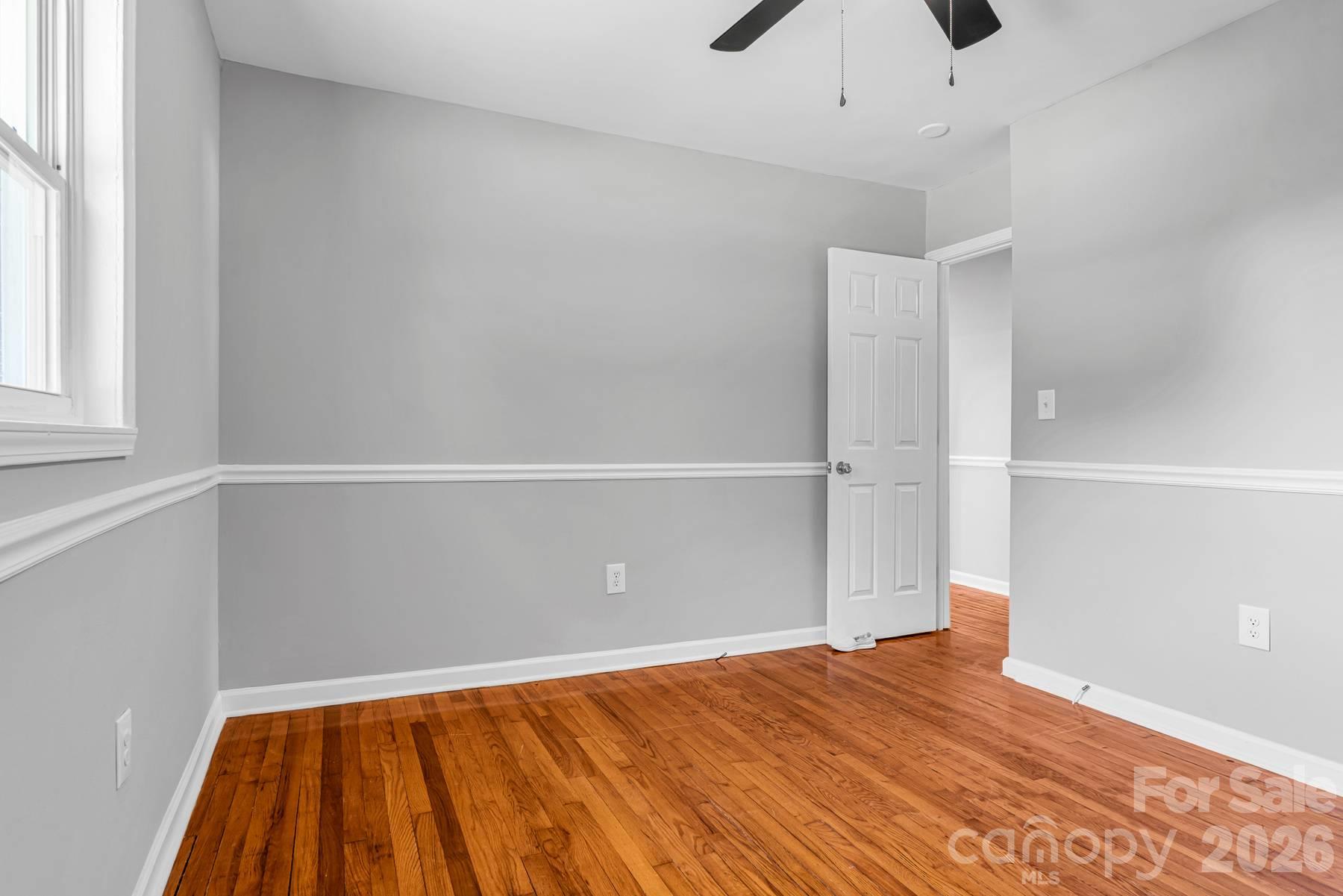 402 E Horah Street Property Photo 20