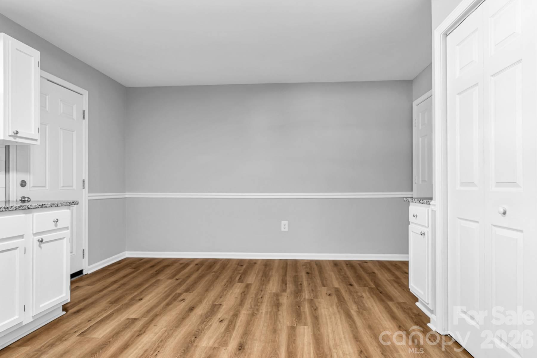402 E Horah Street Property Photo 22