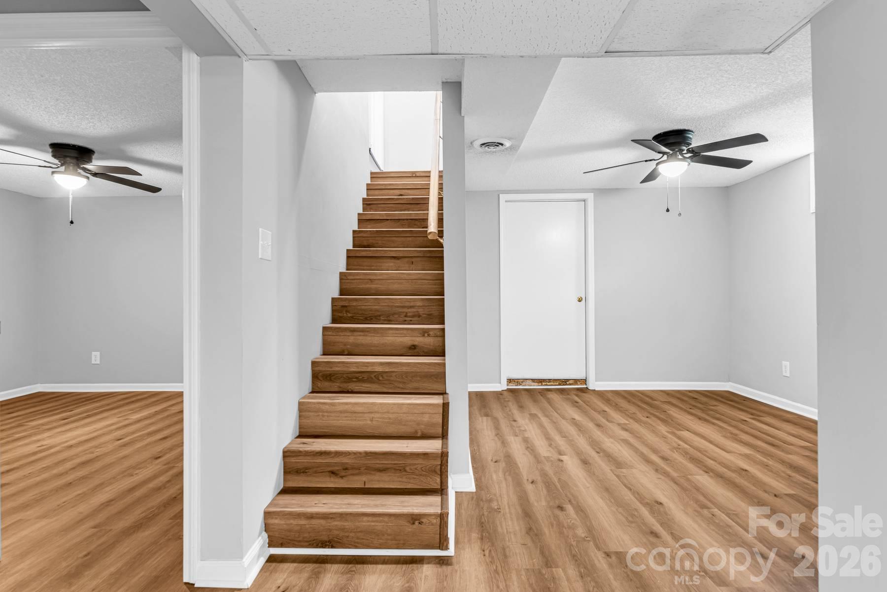 402 E Horah Street Property Photo 28