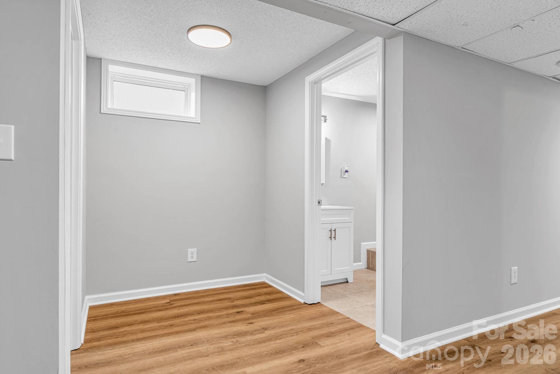 402 E Horah Street Property Photo 31