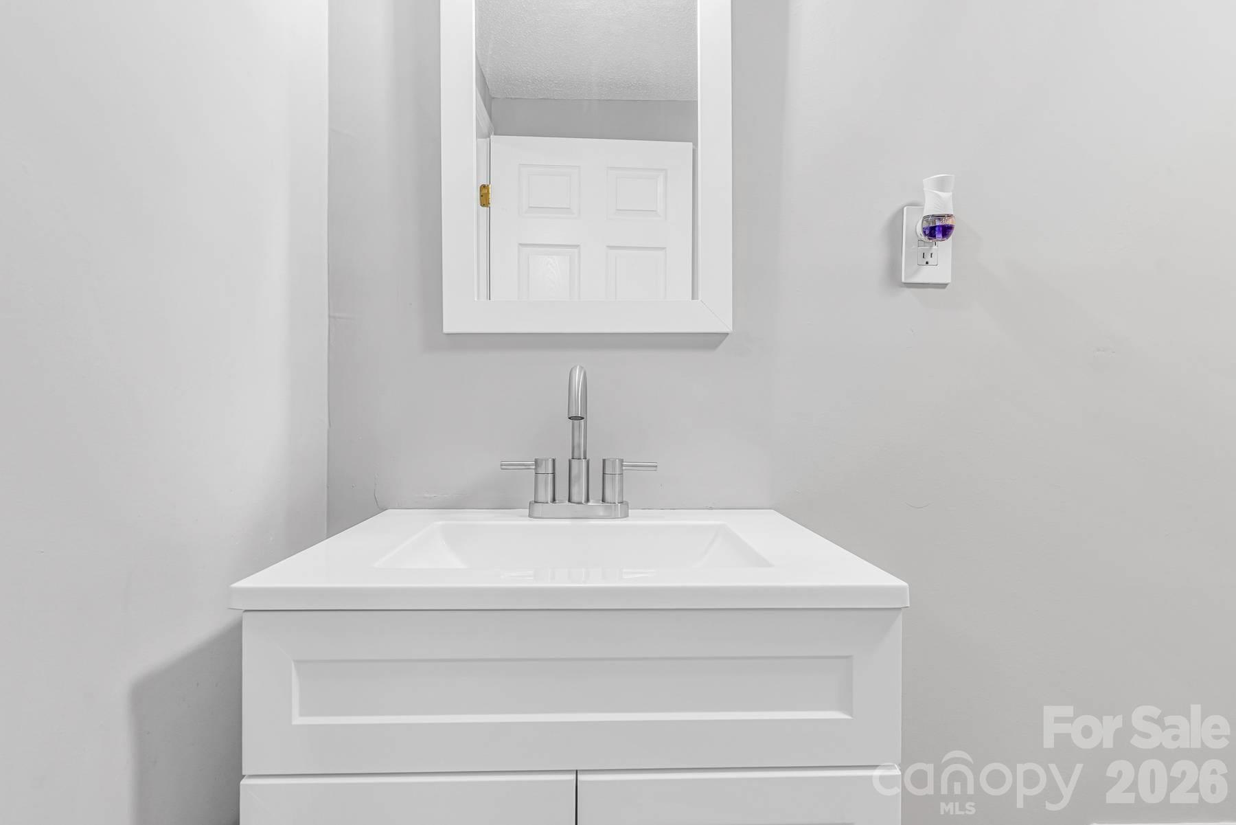 402 E Horah Street Property Photo 34