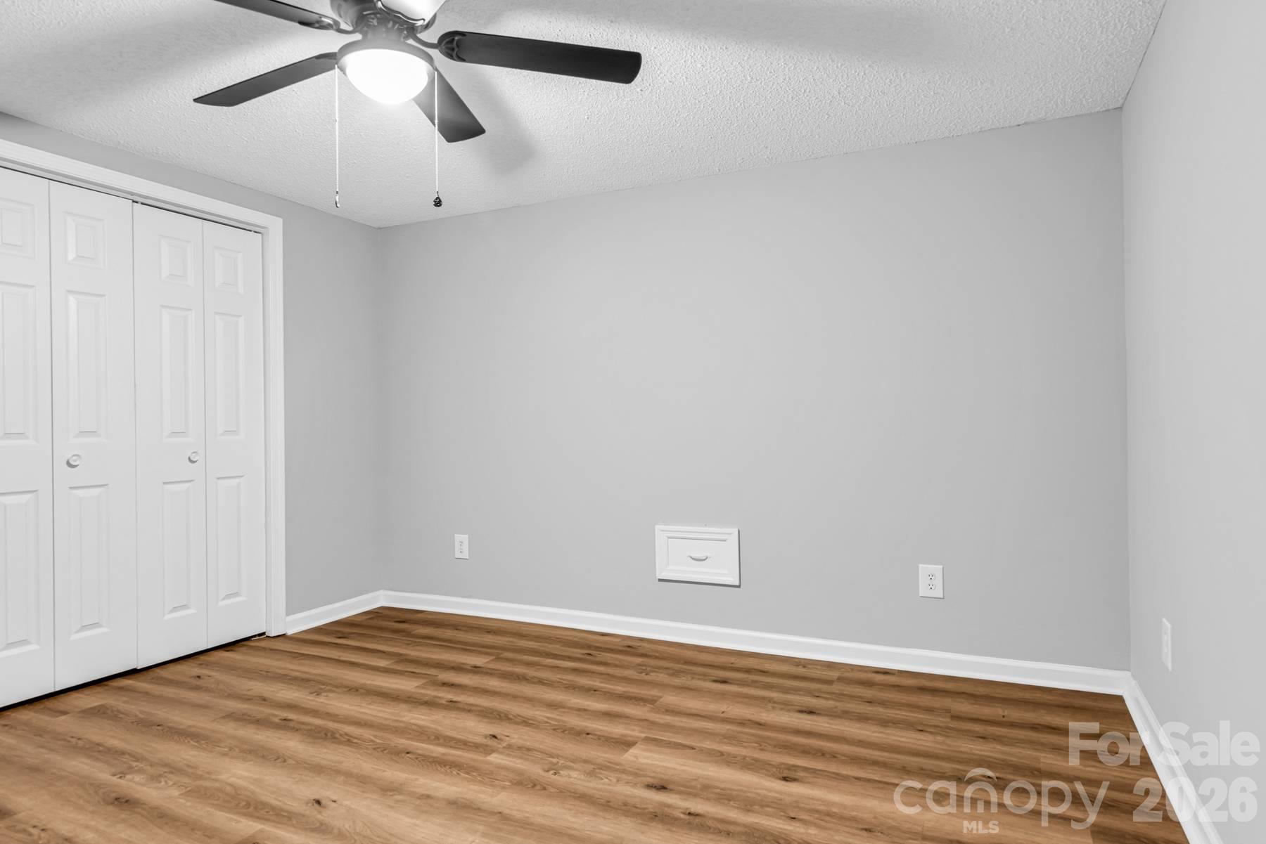 402 E Horah Street Property Photo 37