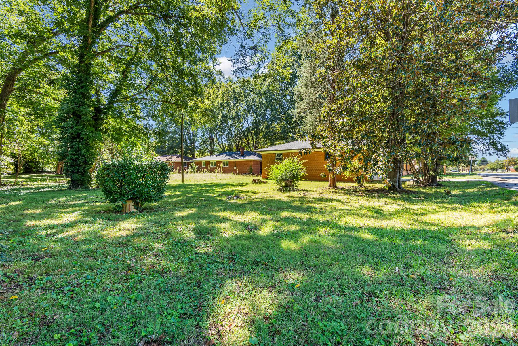 402 E Horah Street Property Photo 44