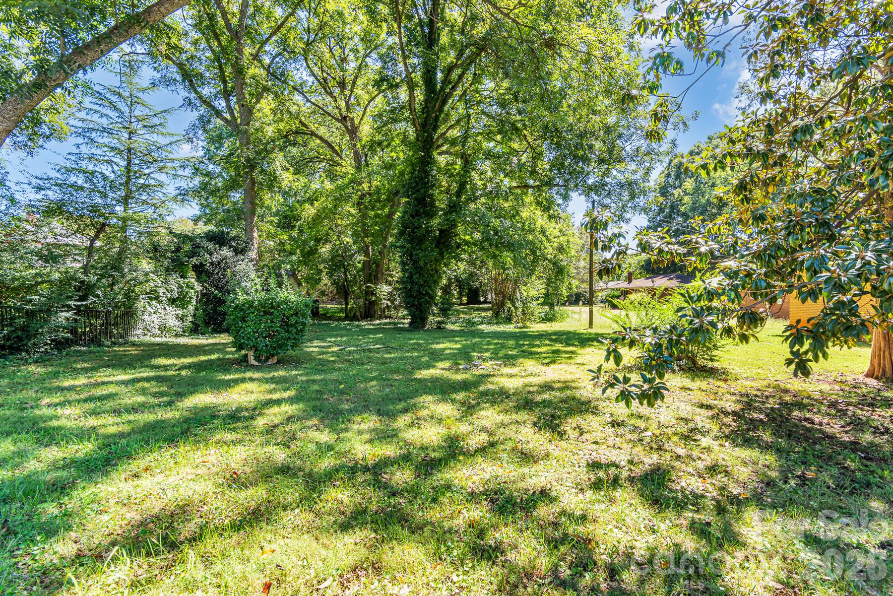 402 E Horah Street Property Photo 45