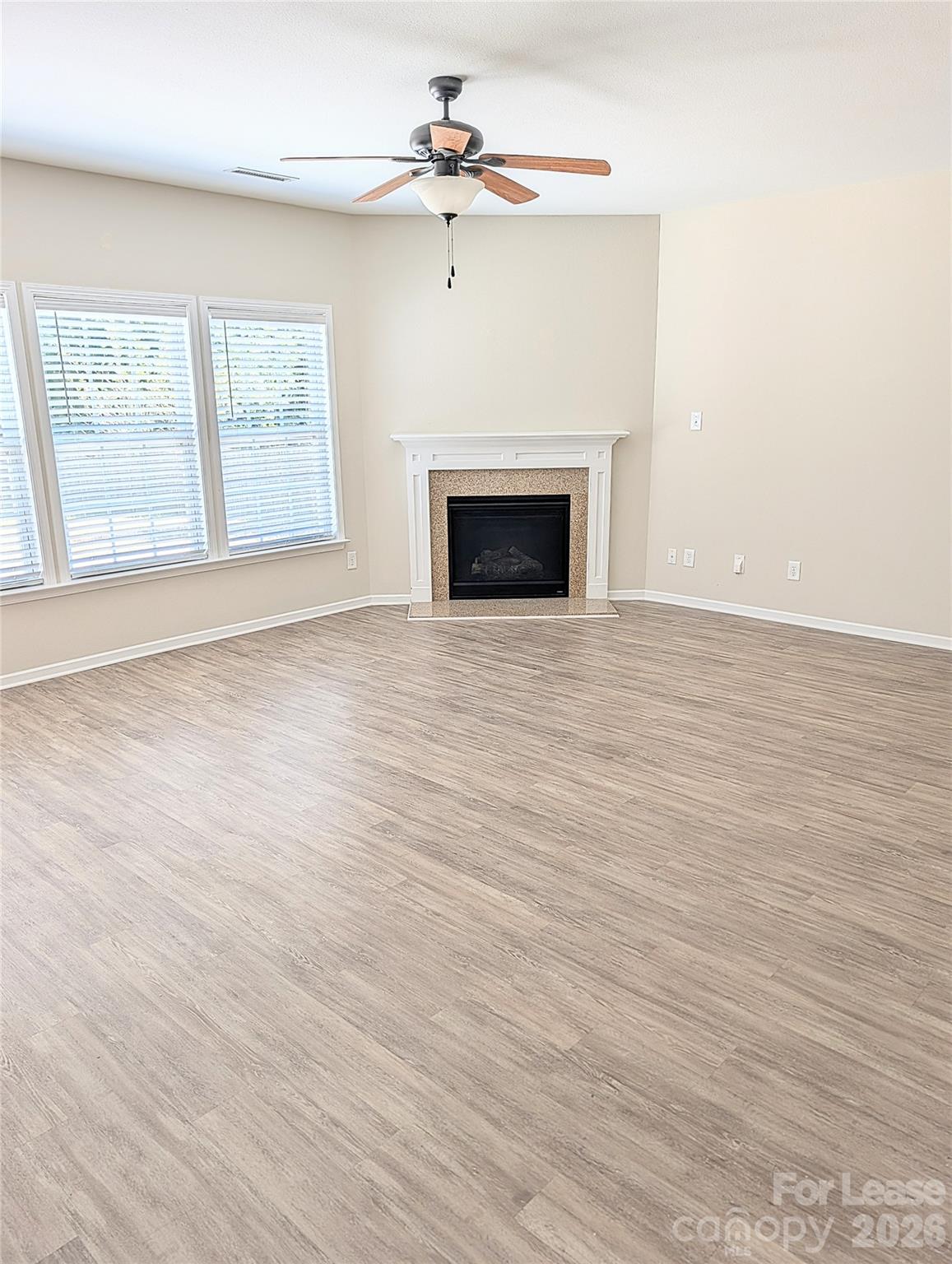 2562 Spring Breeze Way Property Photo 4