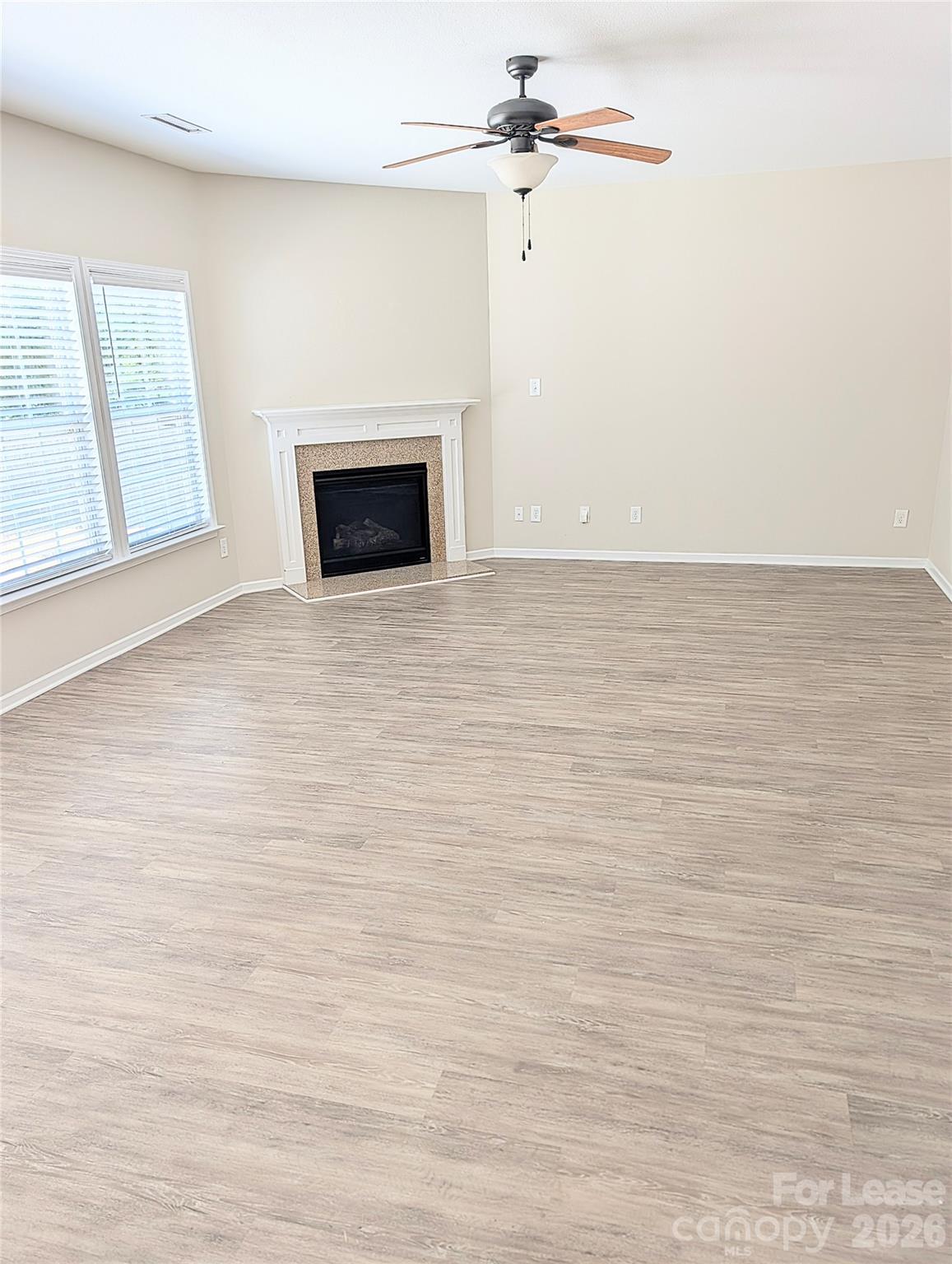 2562 Spring Breeze Way Property Photo 5