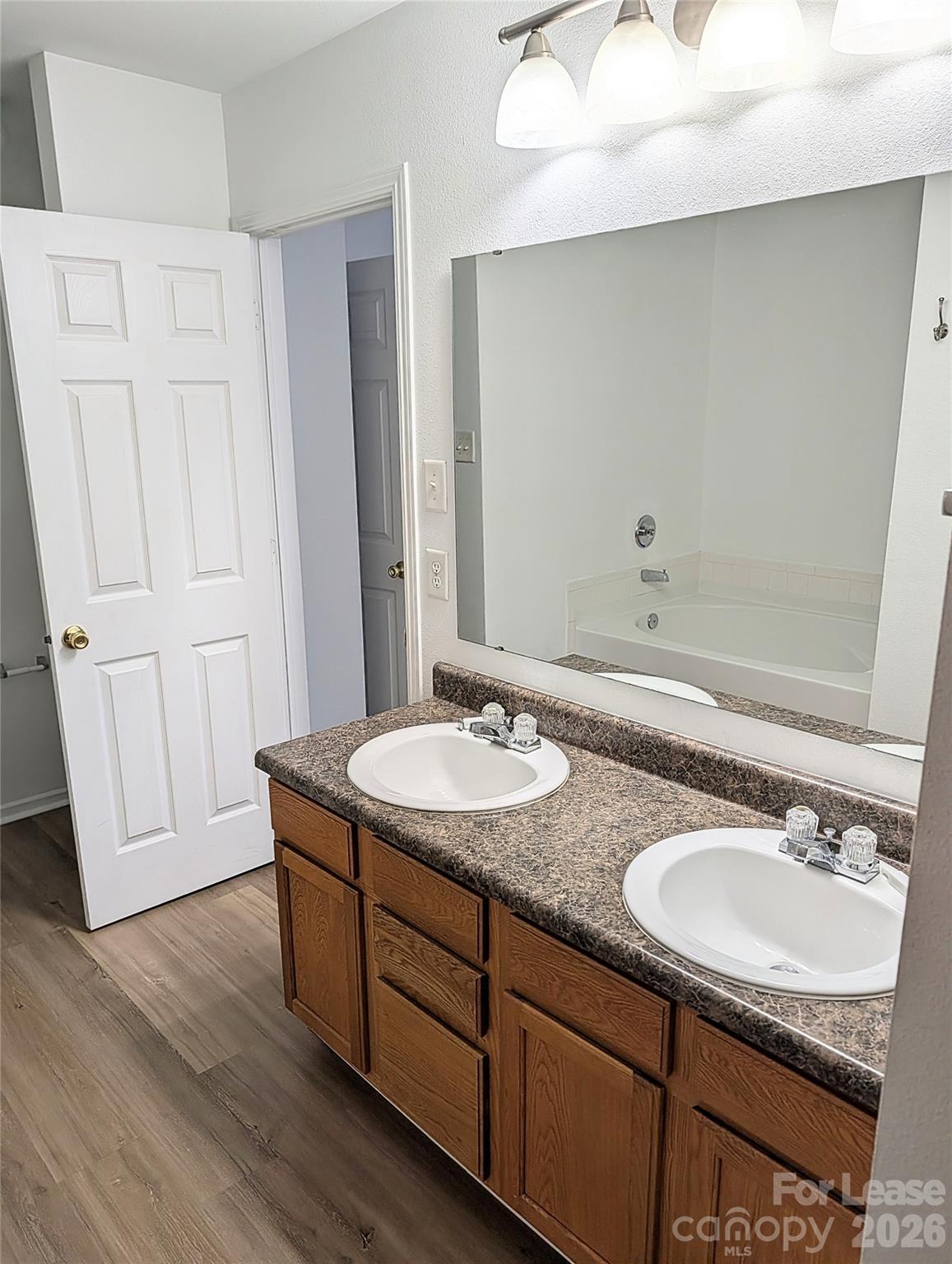 2562 Spring Breeze Way Property Photo 14