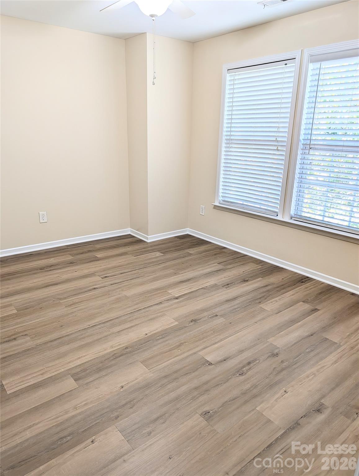 2562 Spring Breeze Way Property Photo 17