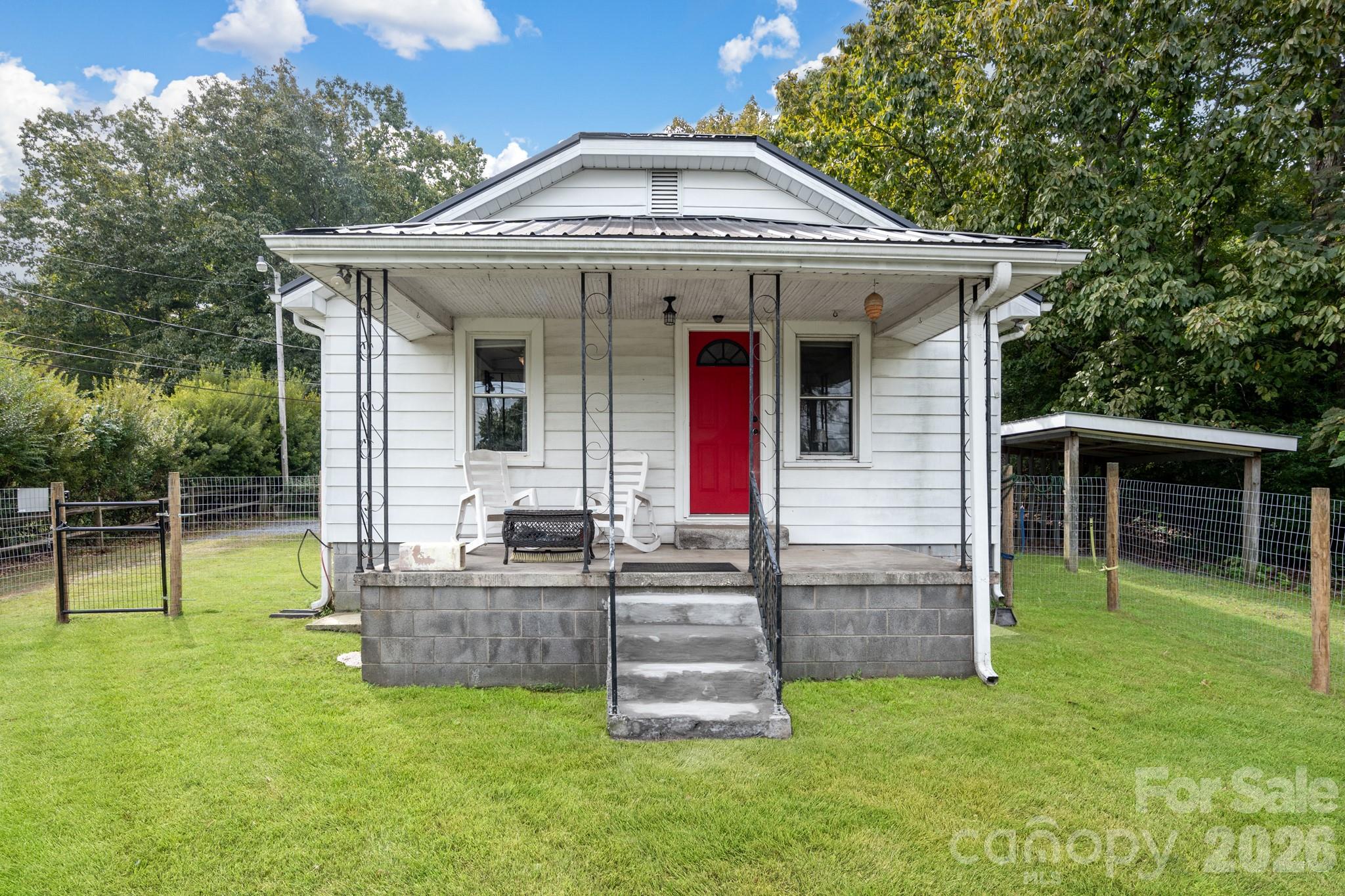 585 Eastview Road Property Photo 1
