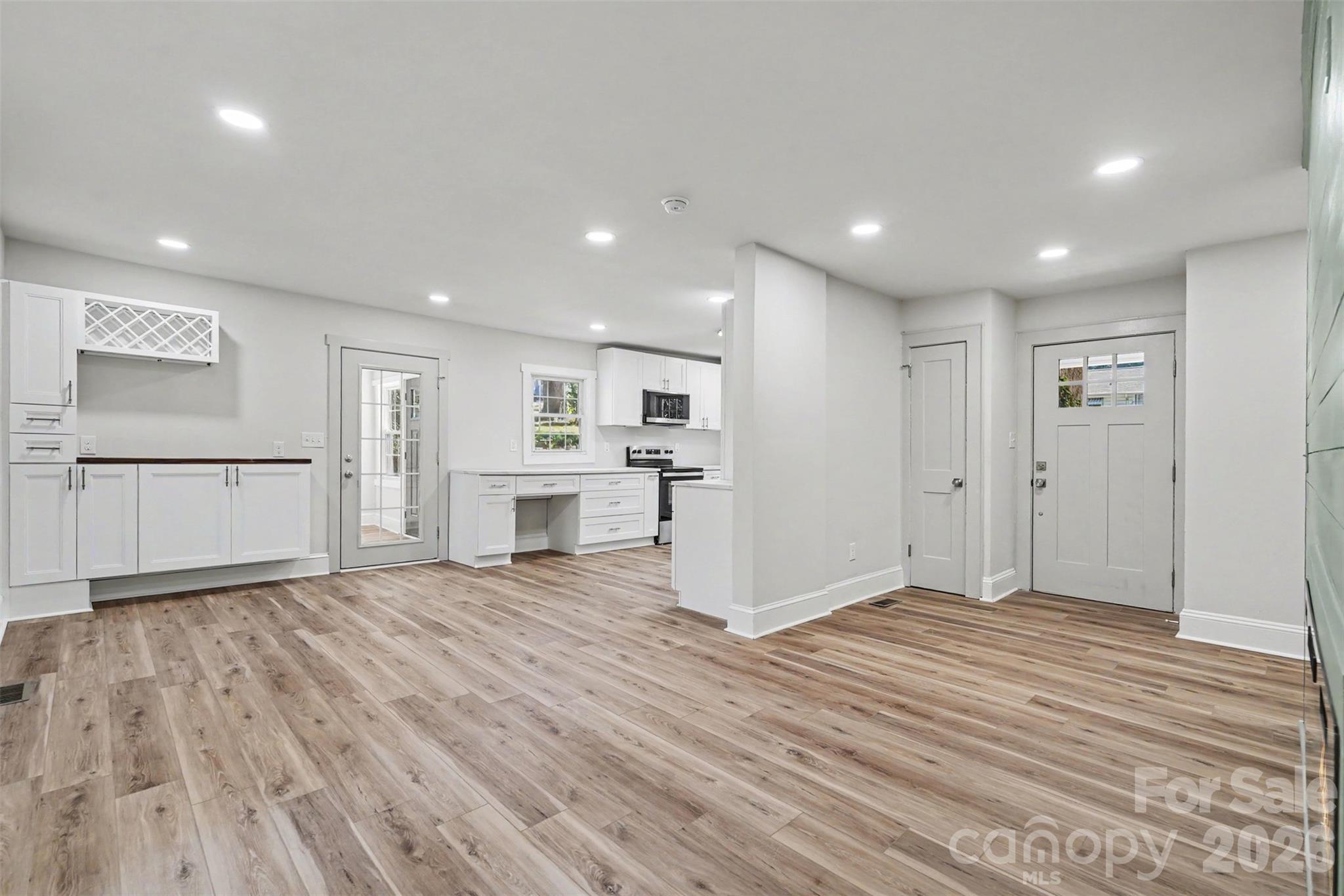 110 Hillside Avenue Property Photo 6
