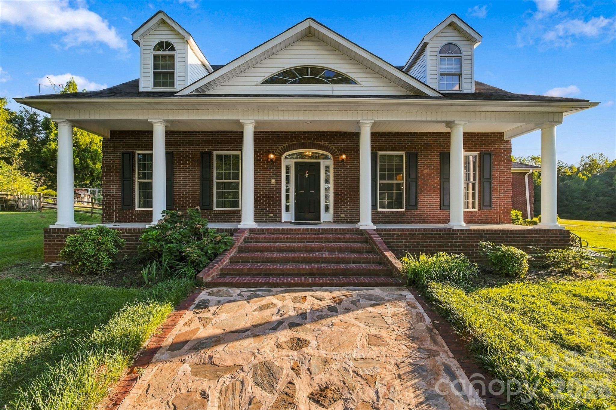 498 Johnson Dairy Road Property Photo 3