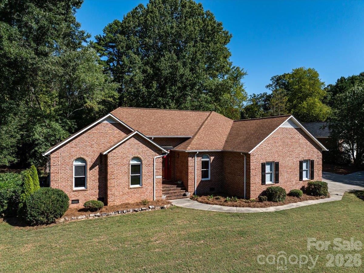 8636 Sherrills Creek Drive Property Photo 1