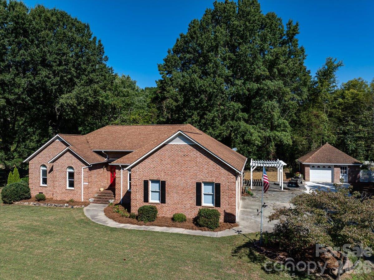 8636 Sherrills Creek Drive Property Photo 5