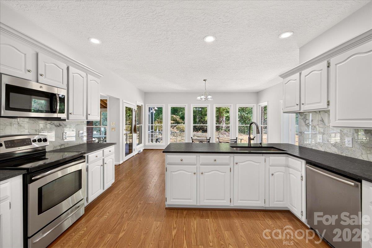 8636 Sherrills Creek Drive Property Photo 14