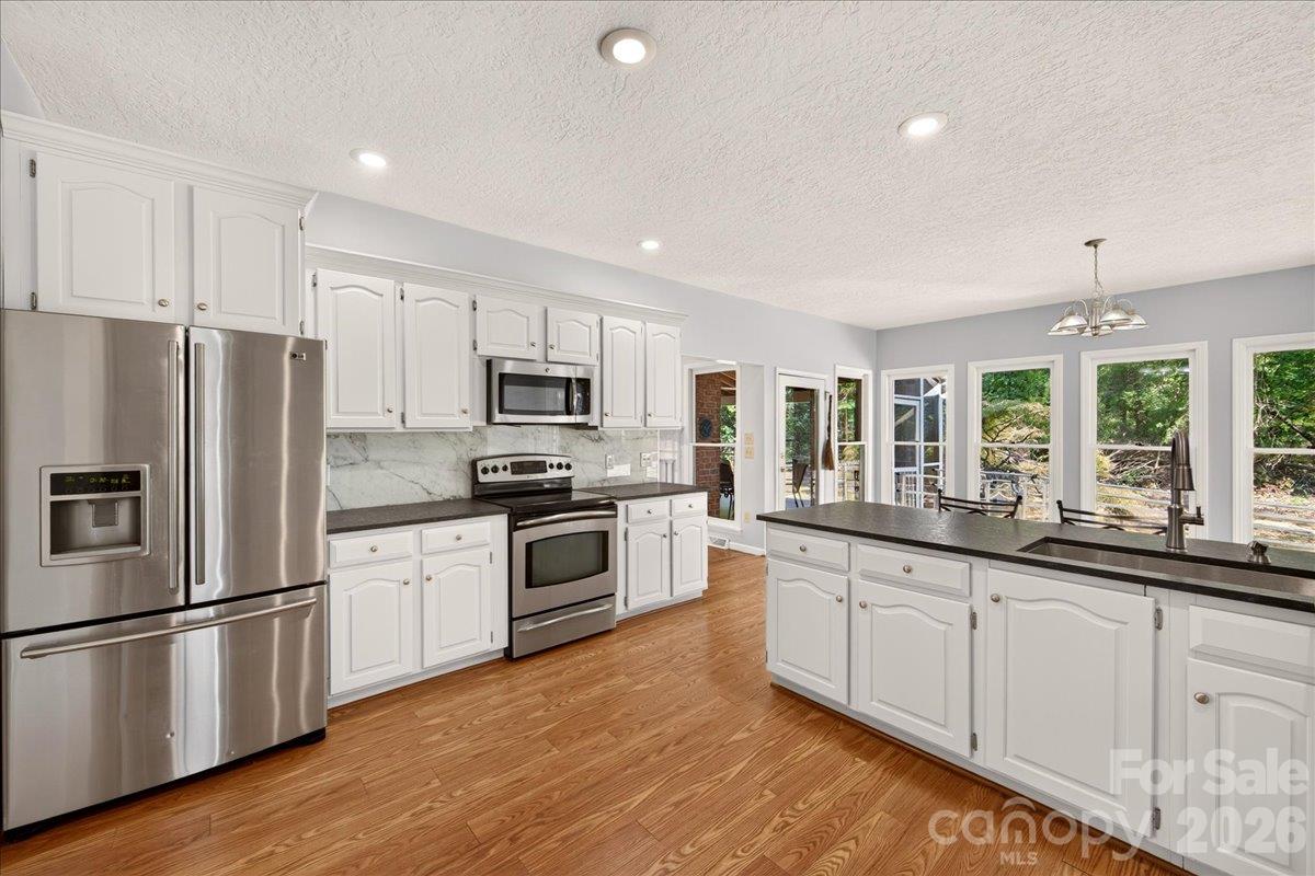 8636 Sherrills Creek Drive Property Photo 15