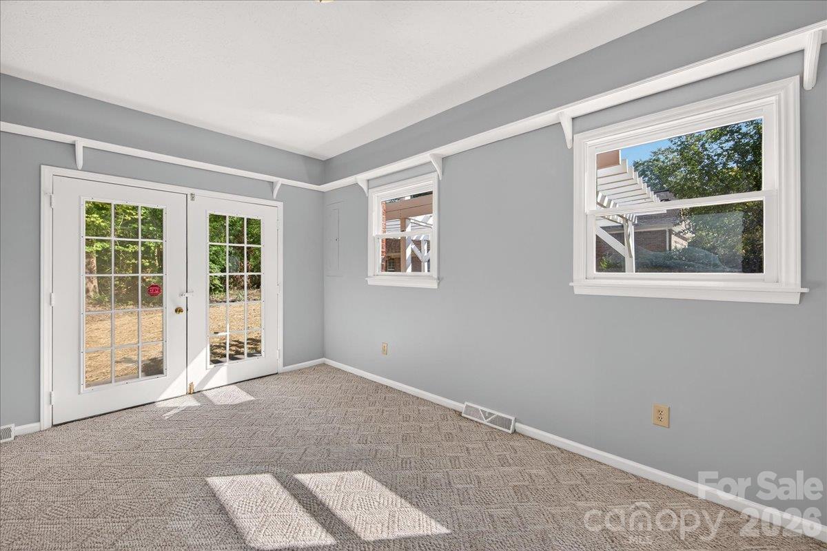 8636 Sherrills Creek Drive Property Photo 21