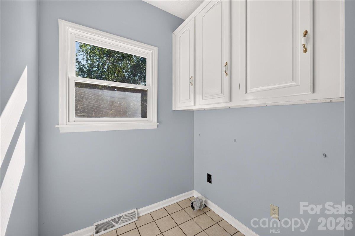 8636 Sherrills Creek Drive Property Photo 23