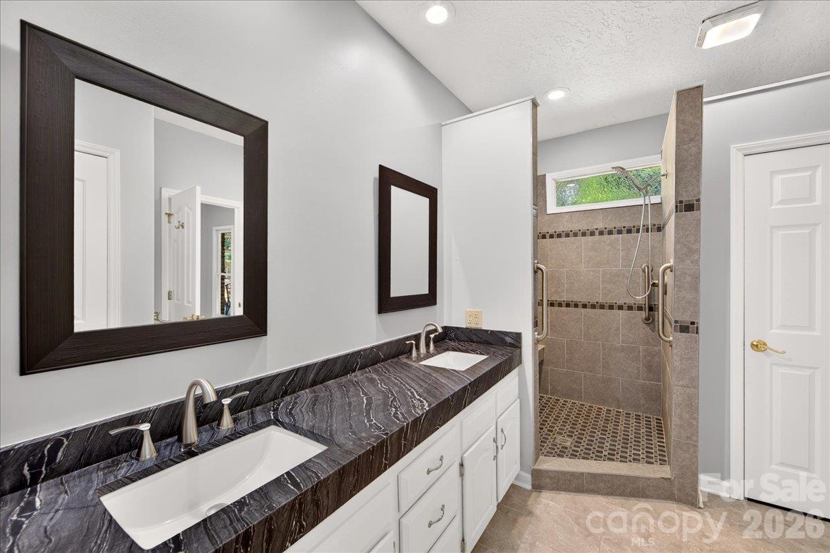 8636 Sherrills Creek Drive Property Photo 27