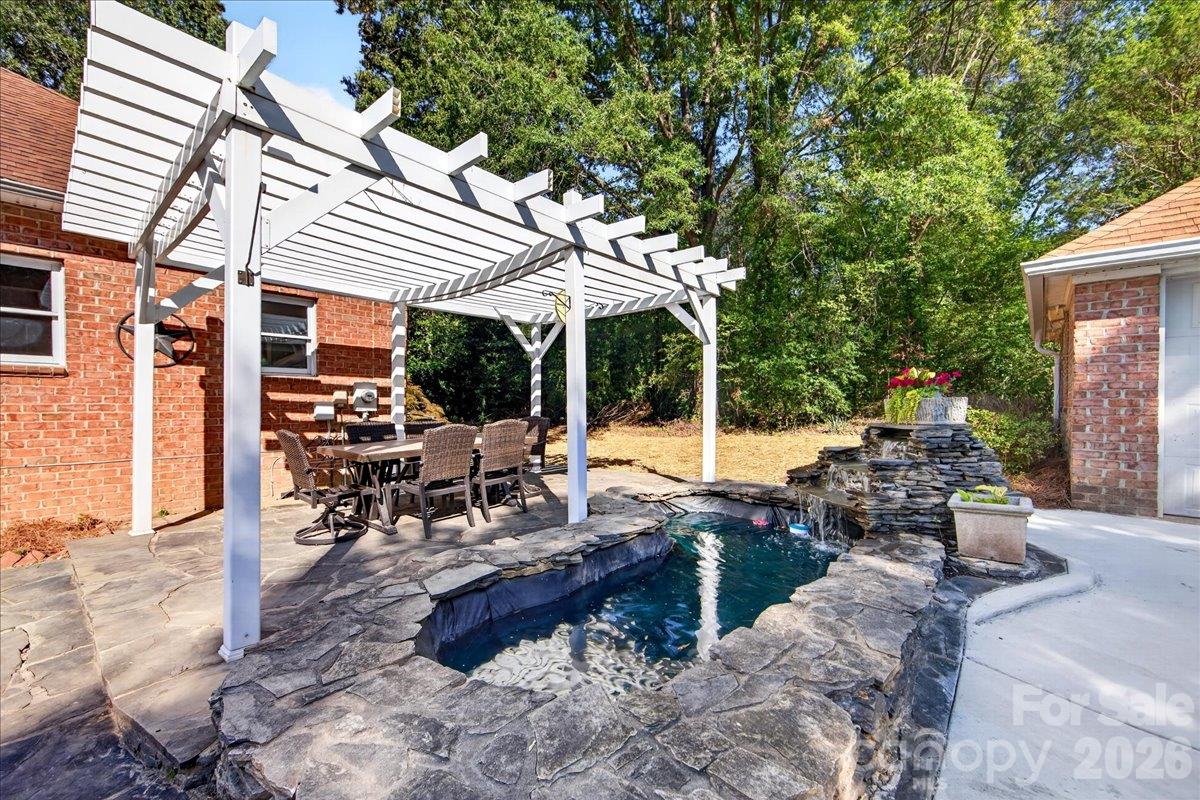 8636 Sherrills Creek Drive Property Photo 37
