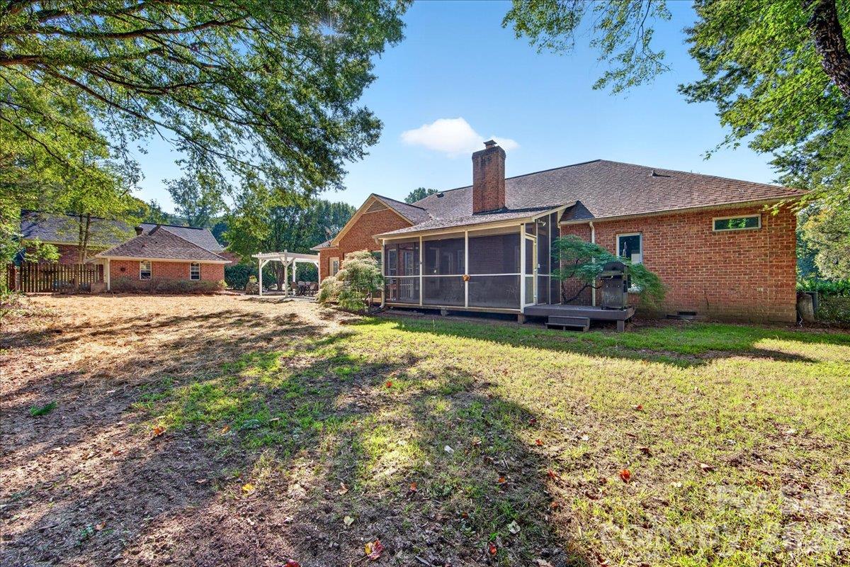 8636 Sherrills Creek Drive Property Photo 40