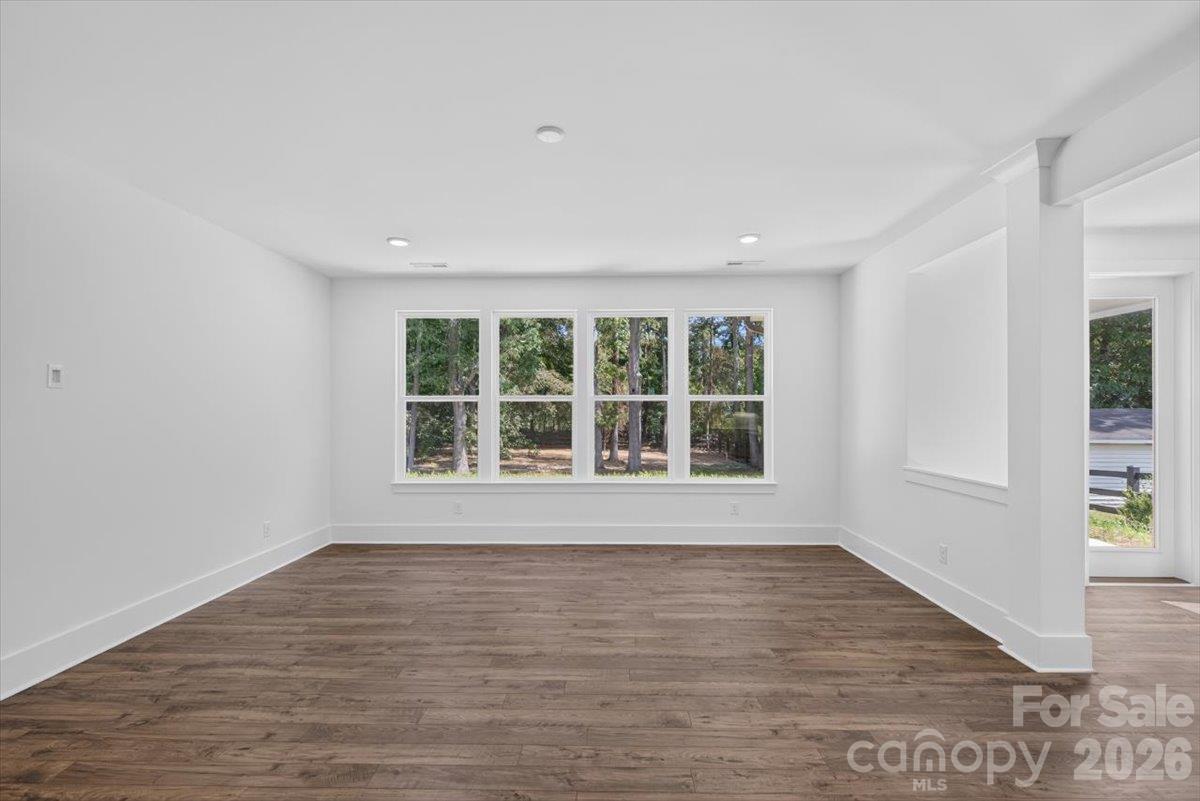 4927 Potter Road Property Photo 6