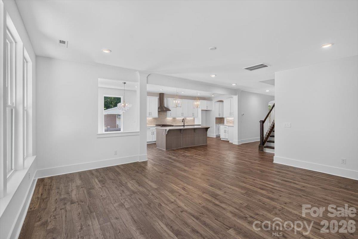 4927 Potter Road Property Photo 9