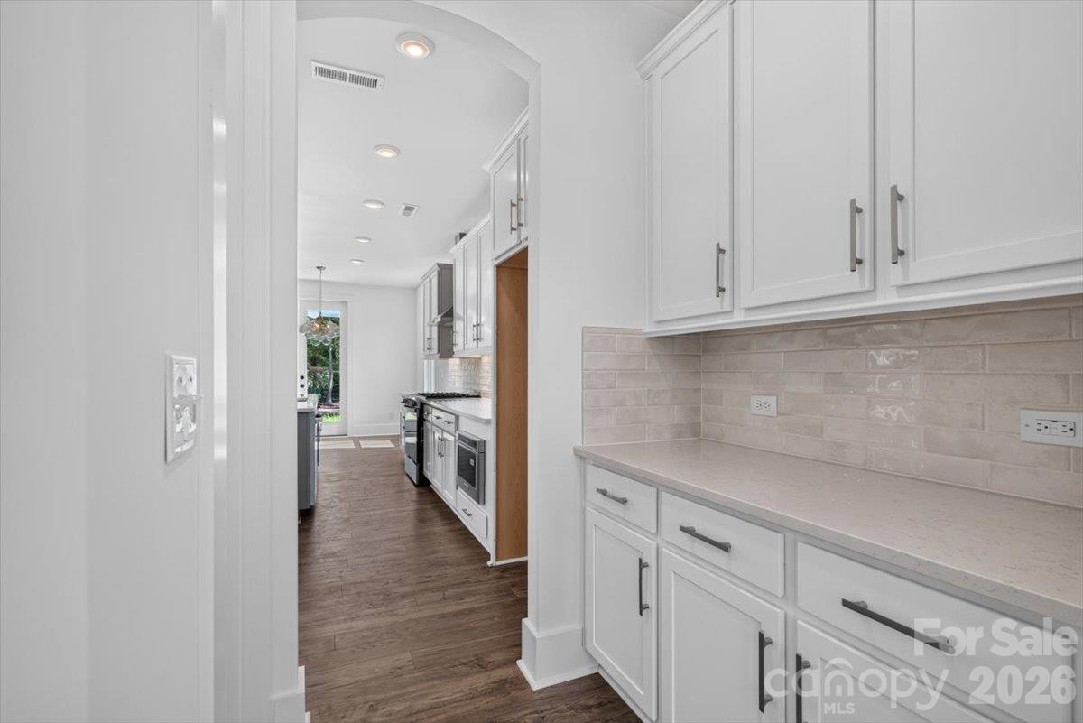 4927 Potter Road Property Photo 18