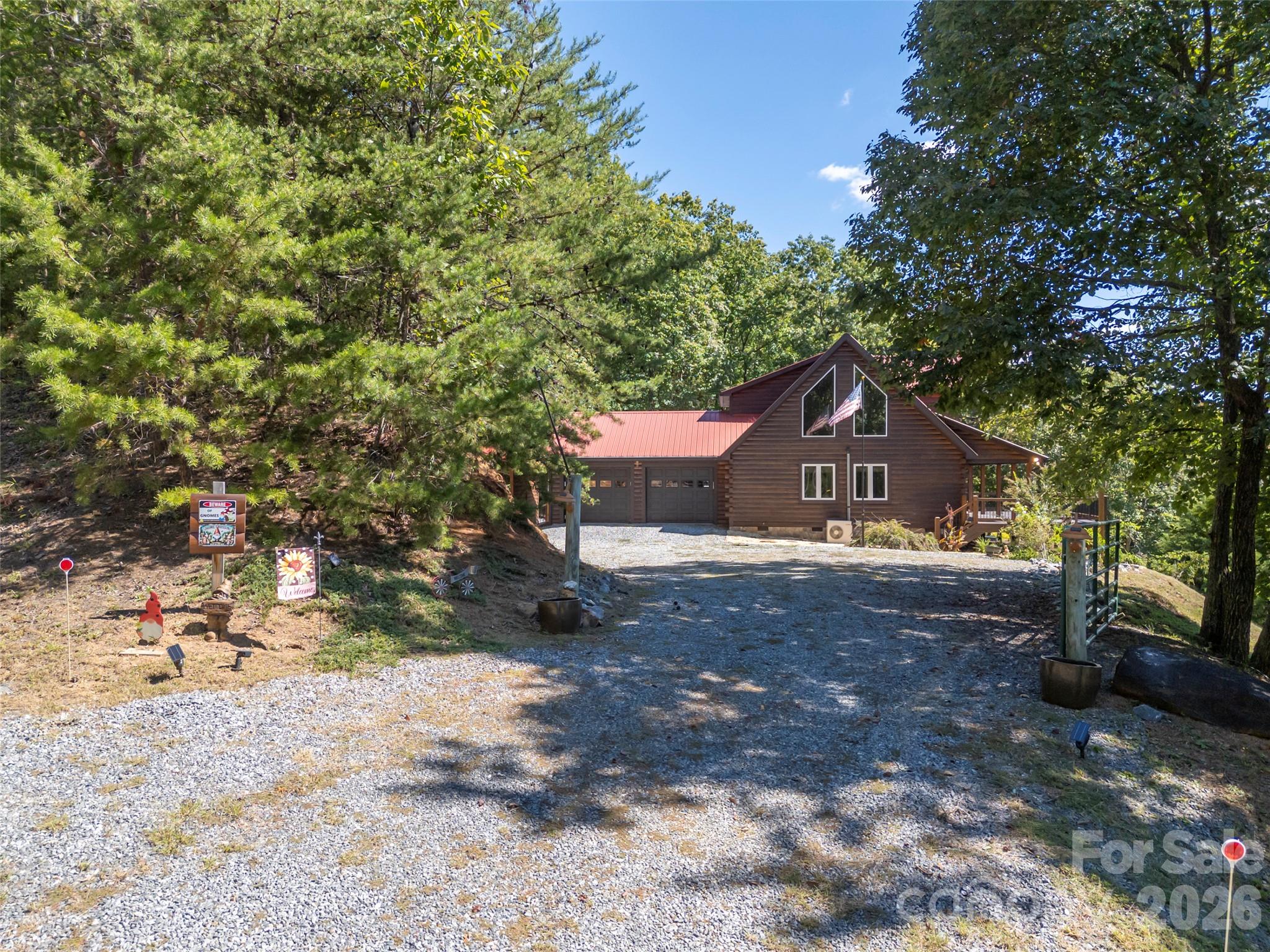 642 Mountain Lookout Drive Property Photo 2