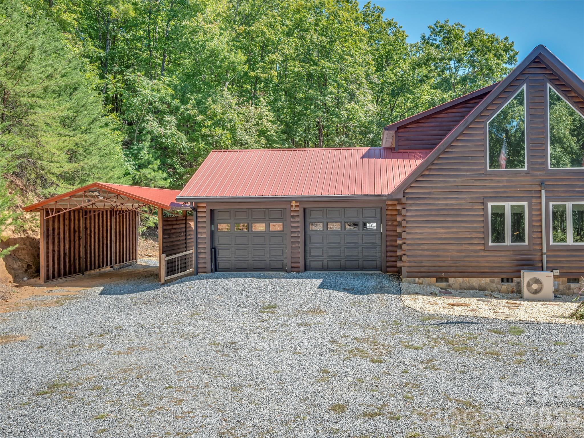 642 Mountain Lookout Drive Property Photo 4