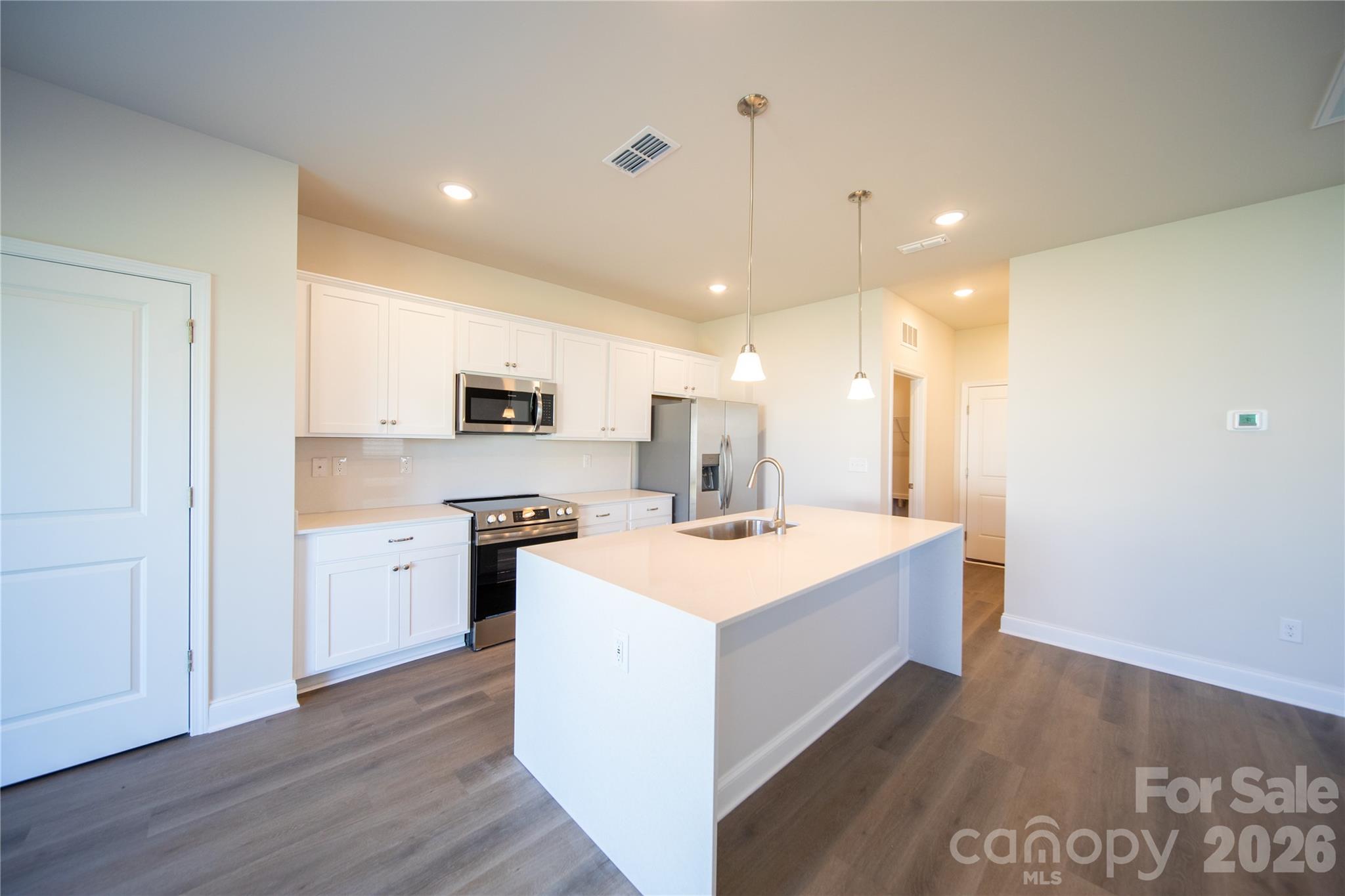 539 Larragan Drive Property Photo 8