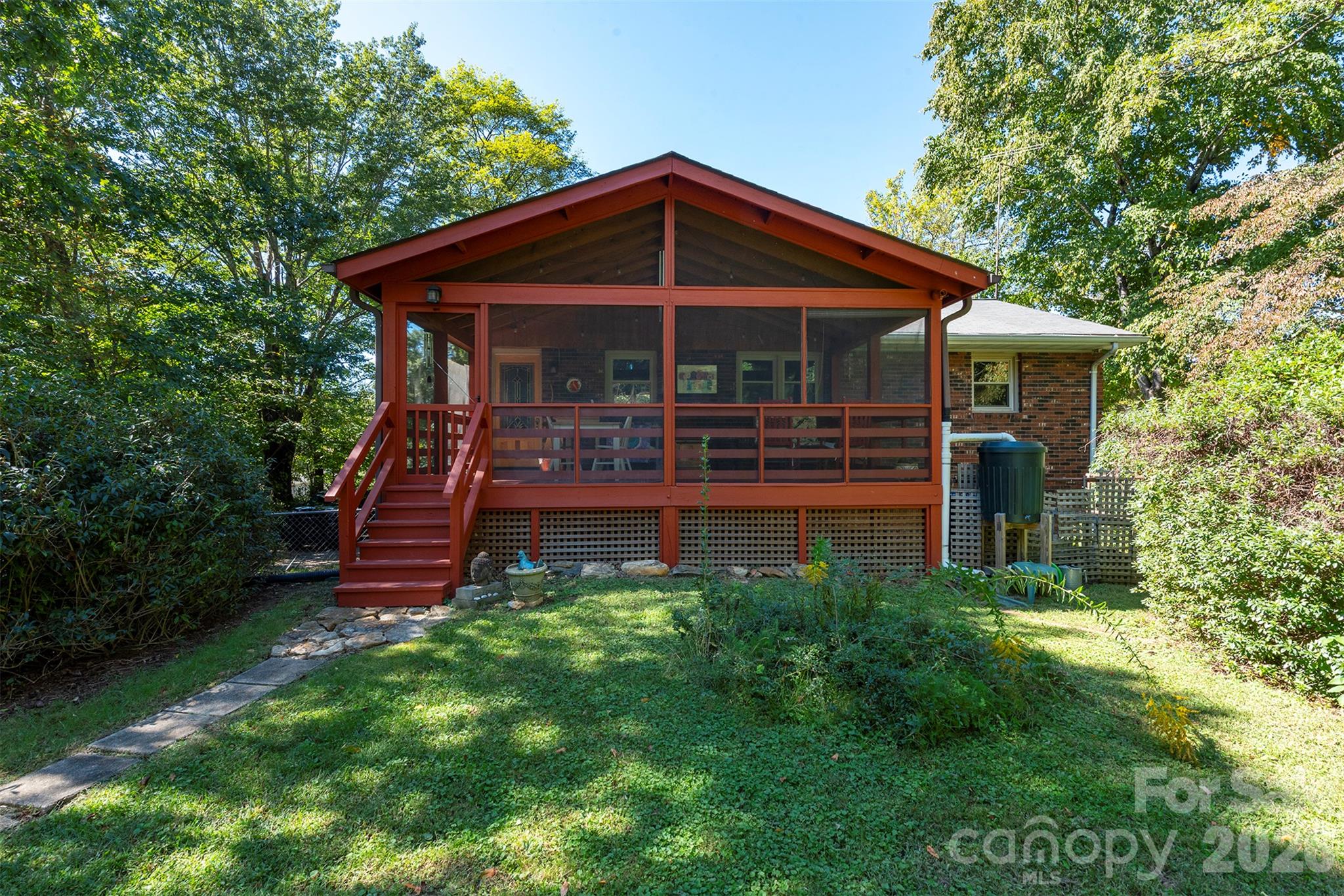 824 N Cherokee Avenue Property Photo 1
