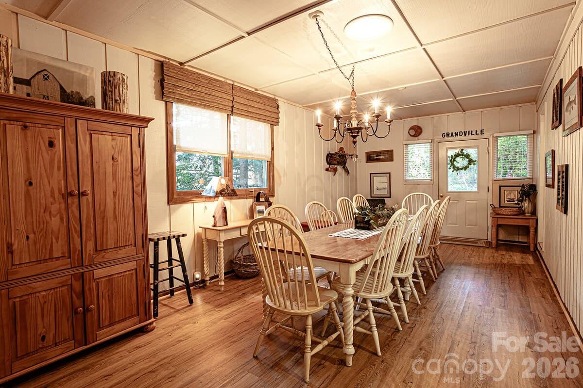 208 N West Lake Drive Property Photo 15