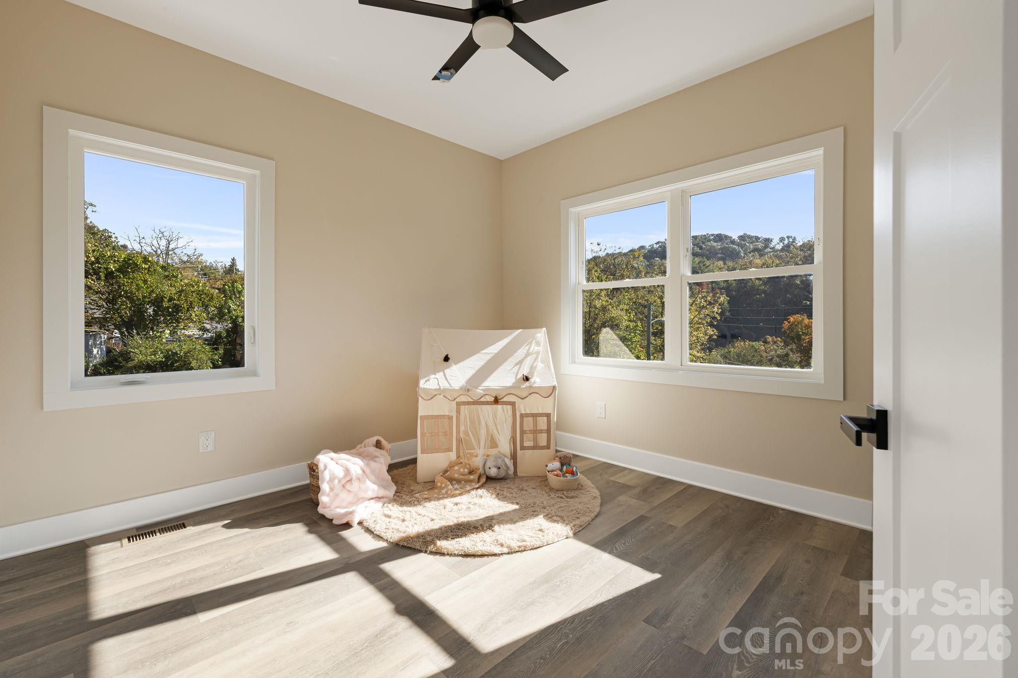 31 Elkwood Avenue Property Photo 29