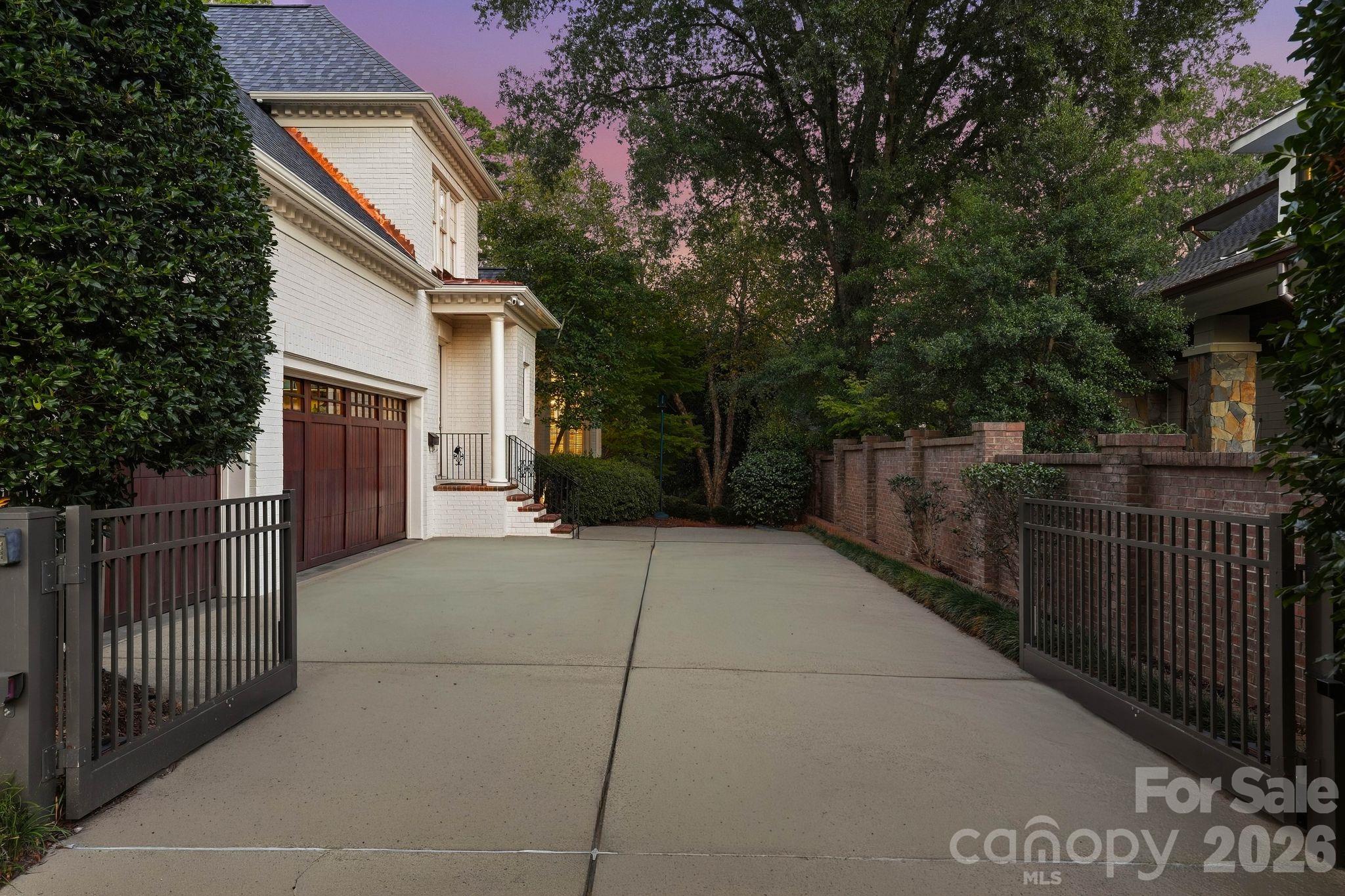 2419 Overhill Road Property Photo 3