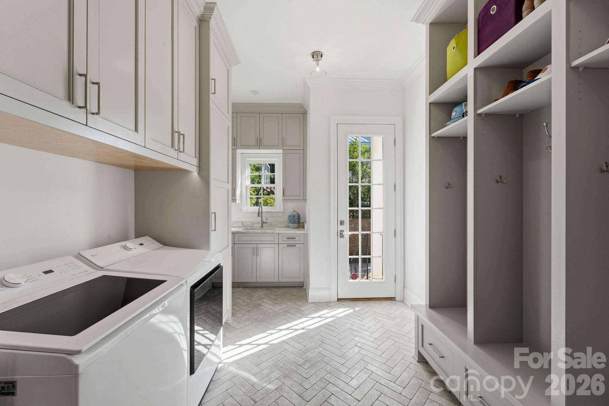 2419 Overhill Road Property Photo 25