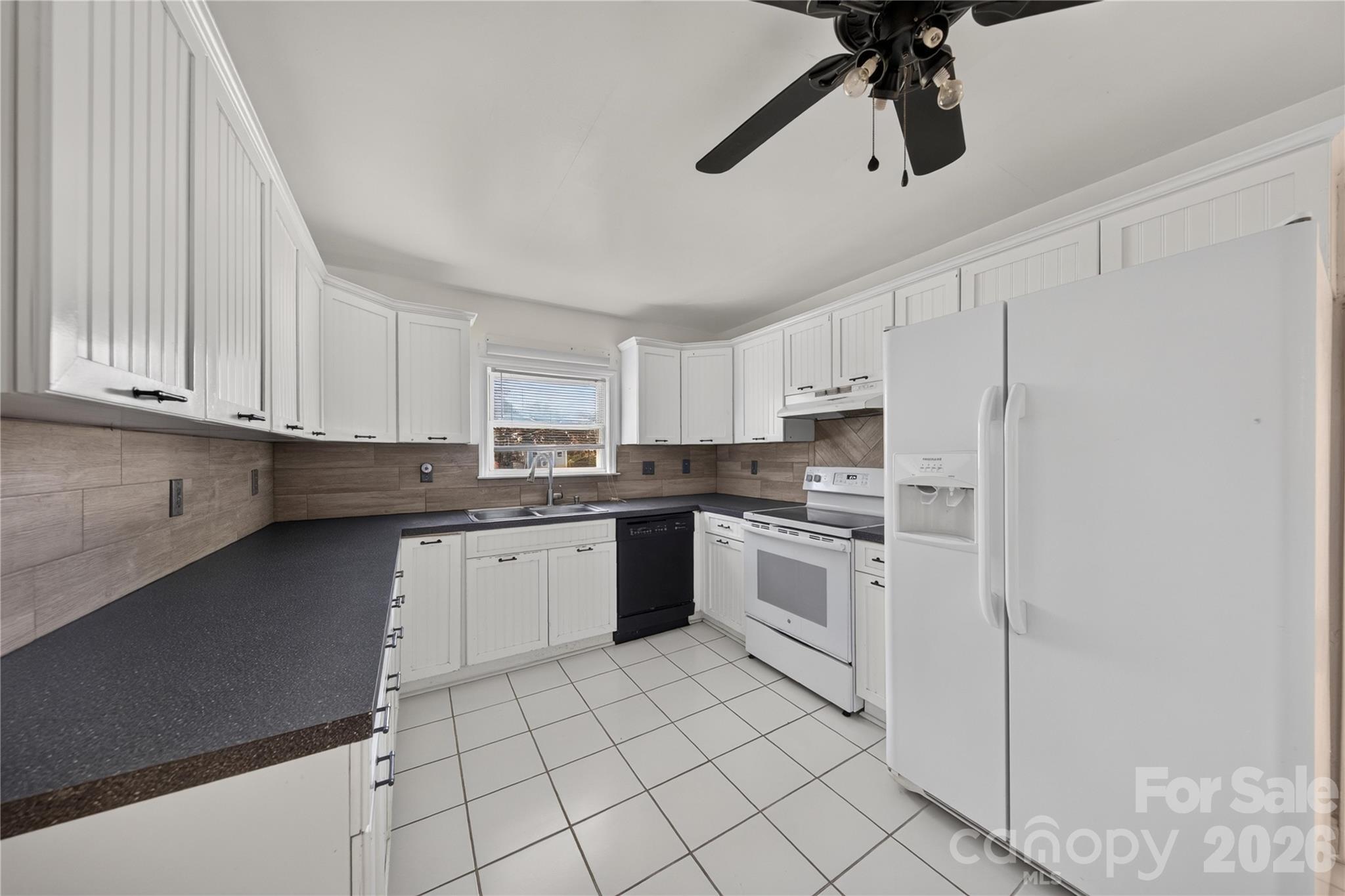 7572 Charlotte Highway Property Photo 9