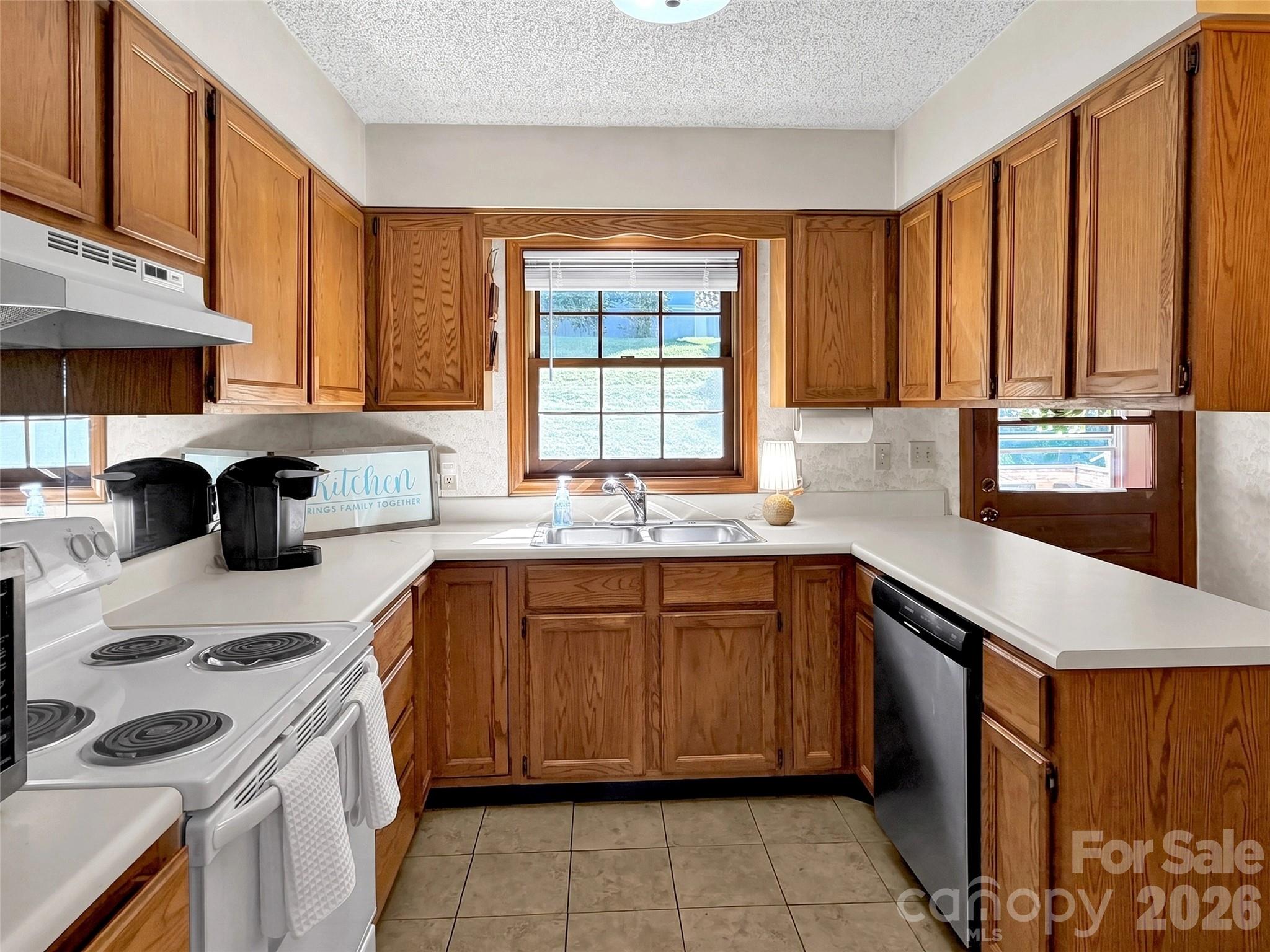 110 Atari Road Property Photo 10