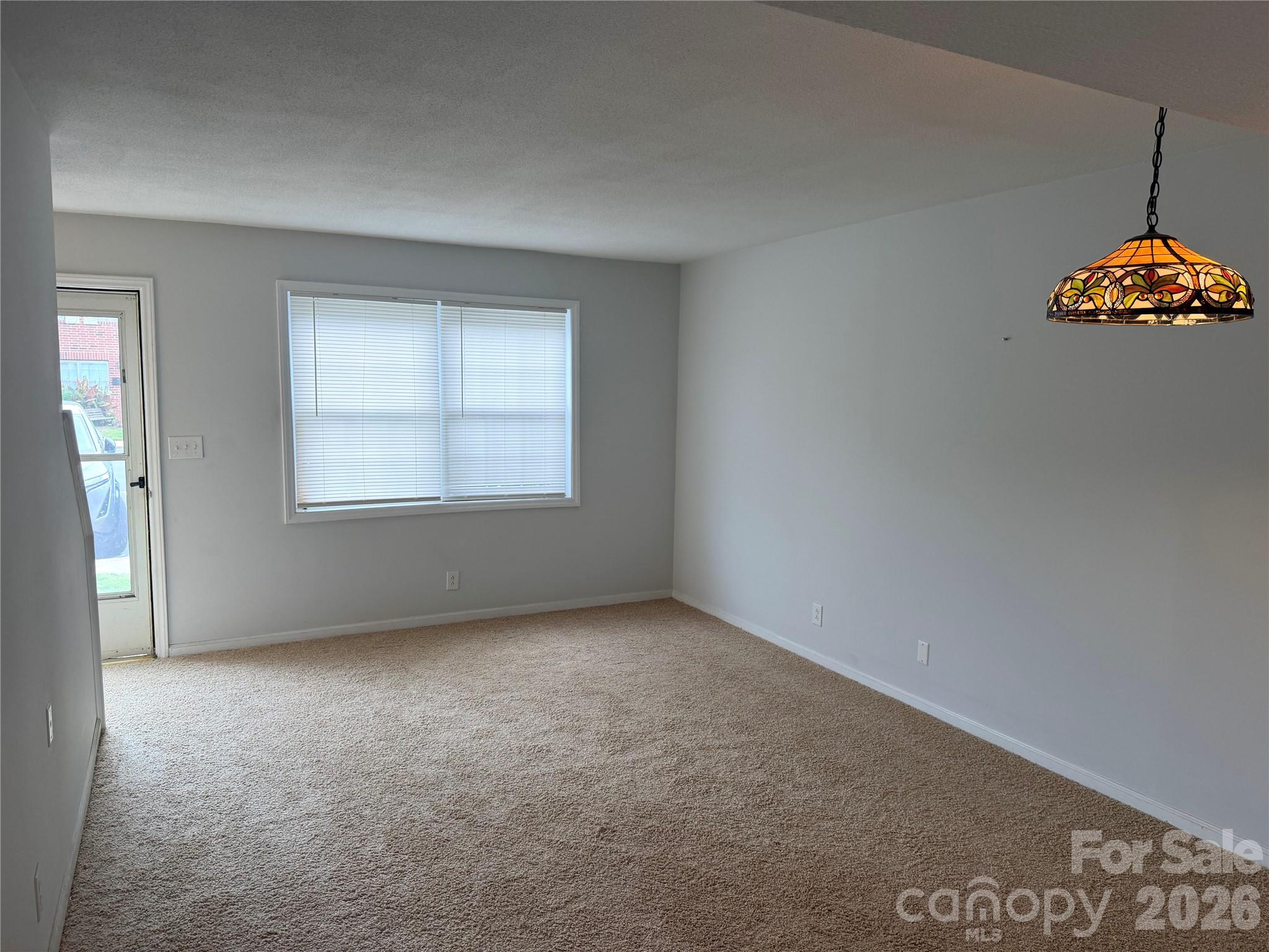 1300 Larchmont Place 202 Property Photo 3